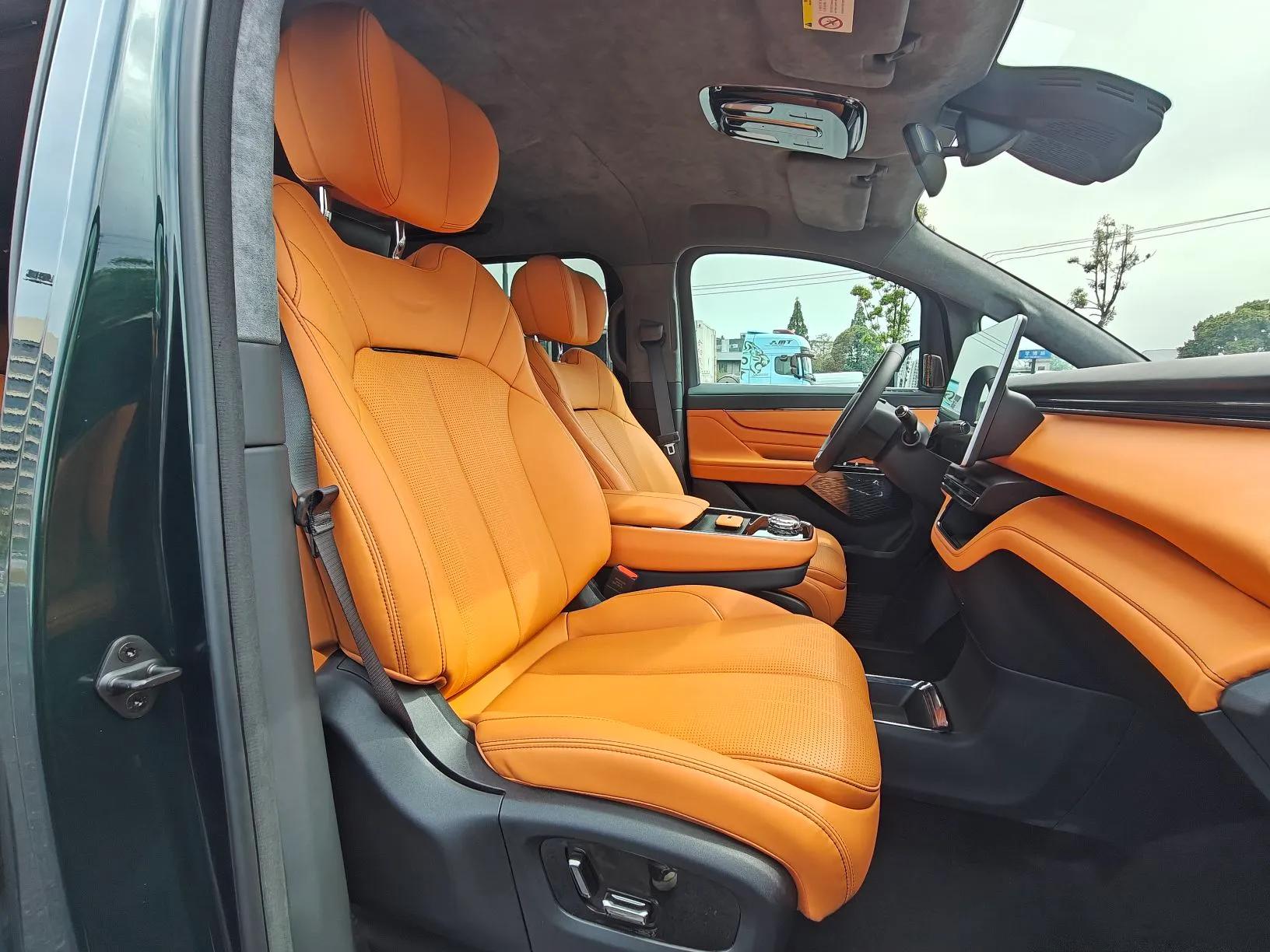 Geely Galaxy LEVC L380 2024 140-Degree 6-Seater All-Wheel-Drive Ultra — миниатюра 30
