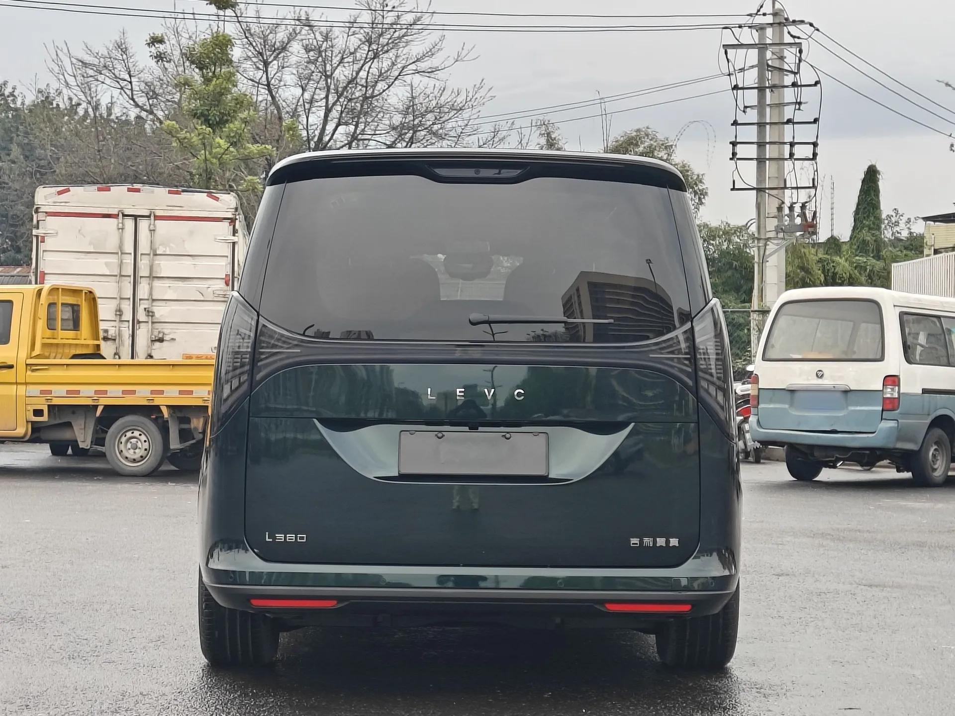 Geely Galaxy LEVC L380 2024 140-Degree 6-Seater All-Wheel-Drive Ultra — миниатюра 8