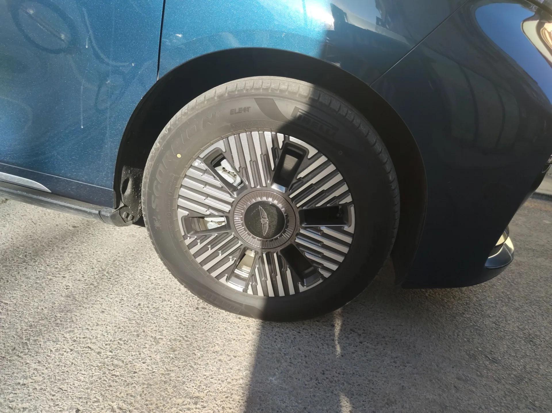 Geely Galaxy LEVC L380 2024 140-Degree 8-Seater Four-Wheel Drive Max — миниатюра 8