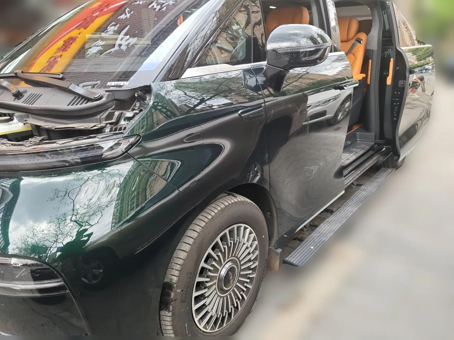 Geely Galaxy LEVC L380 2025 805 km Flagship Version All-Wheel Drive — миниатюра 1