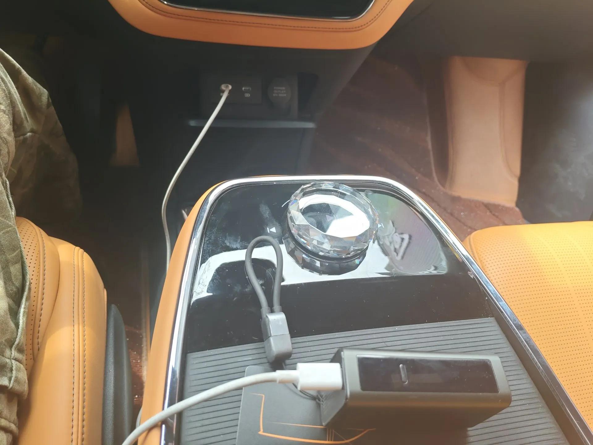 Geely Galaxy LEVC L380 2025 805 km Flagship Version All-Wheel Drive — миниатюра 15