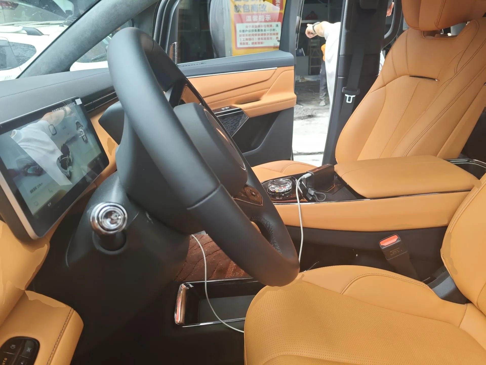 Geely Galaxy LEVC L380 2025 805 km Flagship Version All-Wheel Drive — миниатюра 16