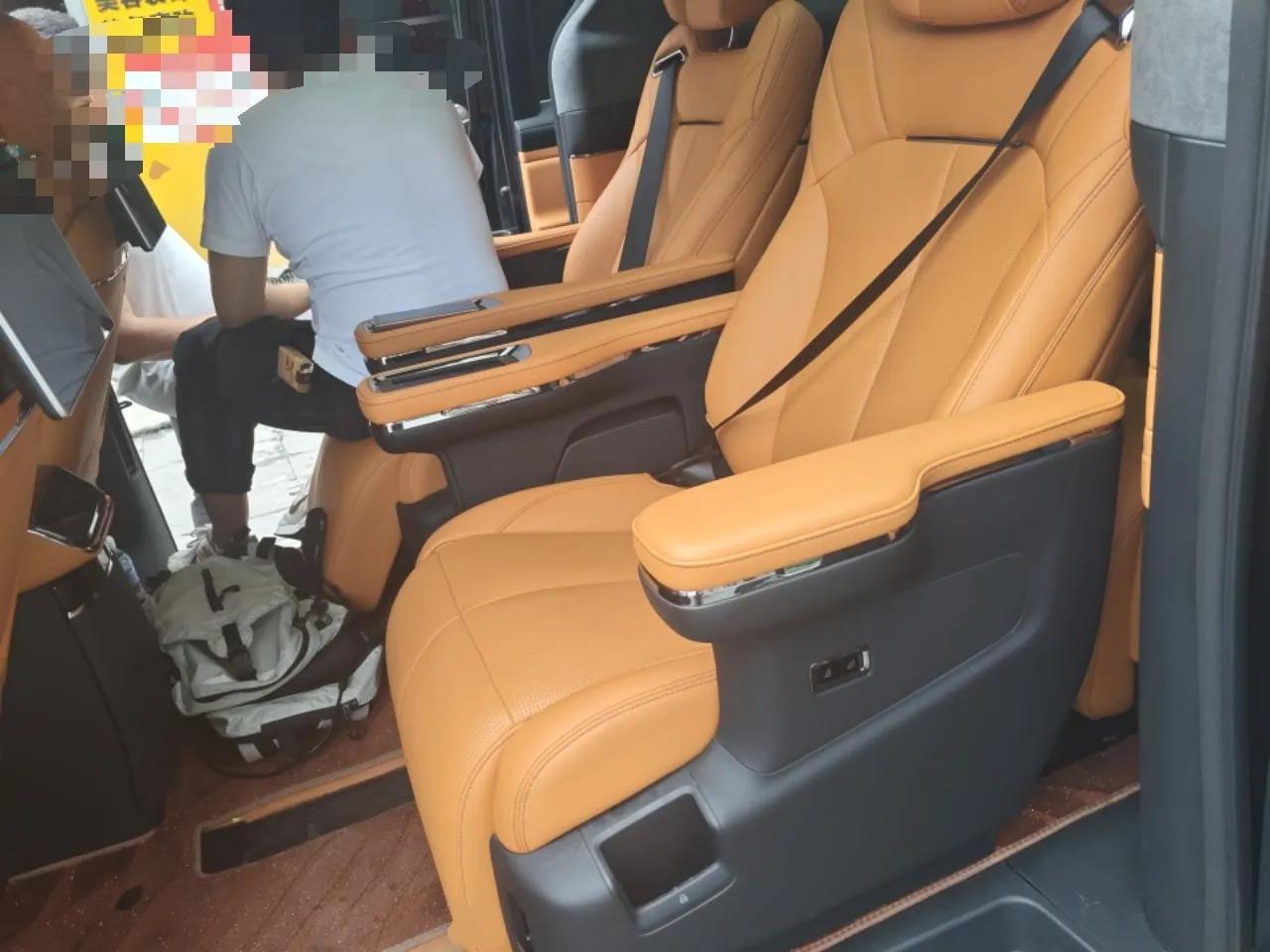 Geely Galaxy LEVC L380 2025 805 km Flagship Version All-Wheel Drive — миниатюра 18