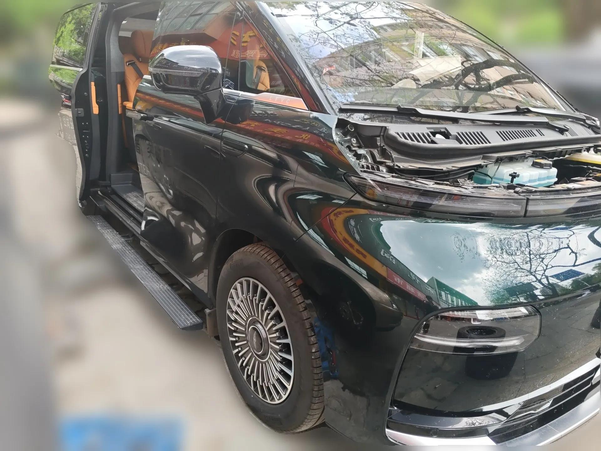 Geely Galaxy LEVC L380 2025 805 km Flagship Version All-Wheel Drive — миниатюра 3