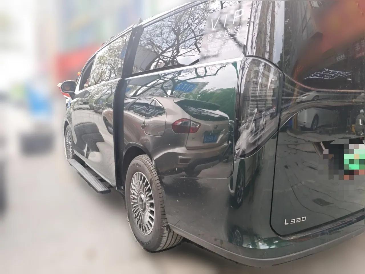 Geely Galaxy LEVC L380 2025 805 km Flagship Version All-Wheel Drive — миниатюра 4