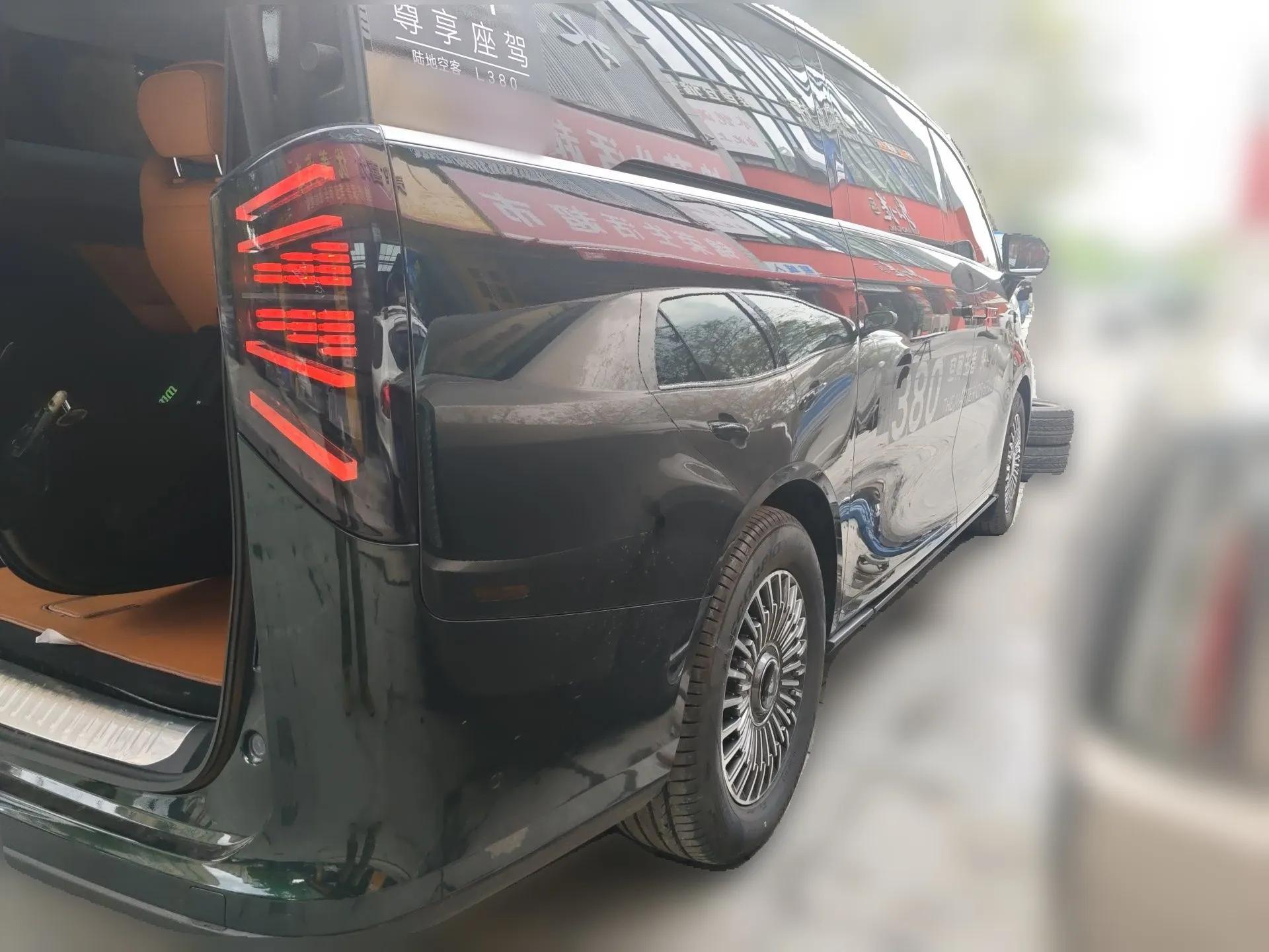 Geely Galaxy LEVC L380 2025 805 km Flagship Version All-Wheel Drive — миниатюра 6
