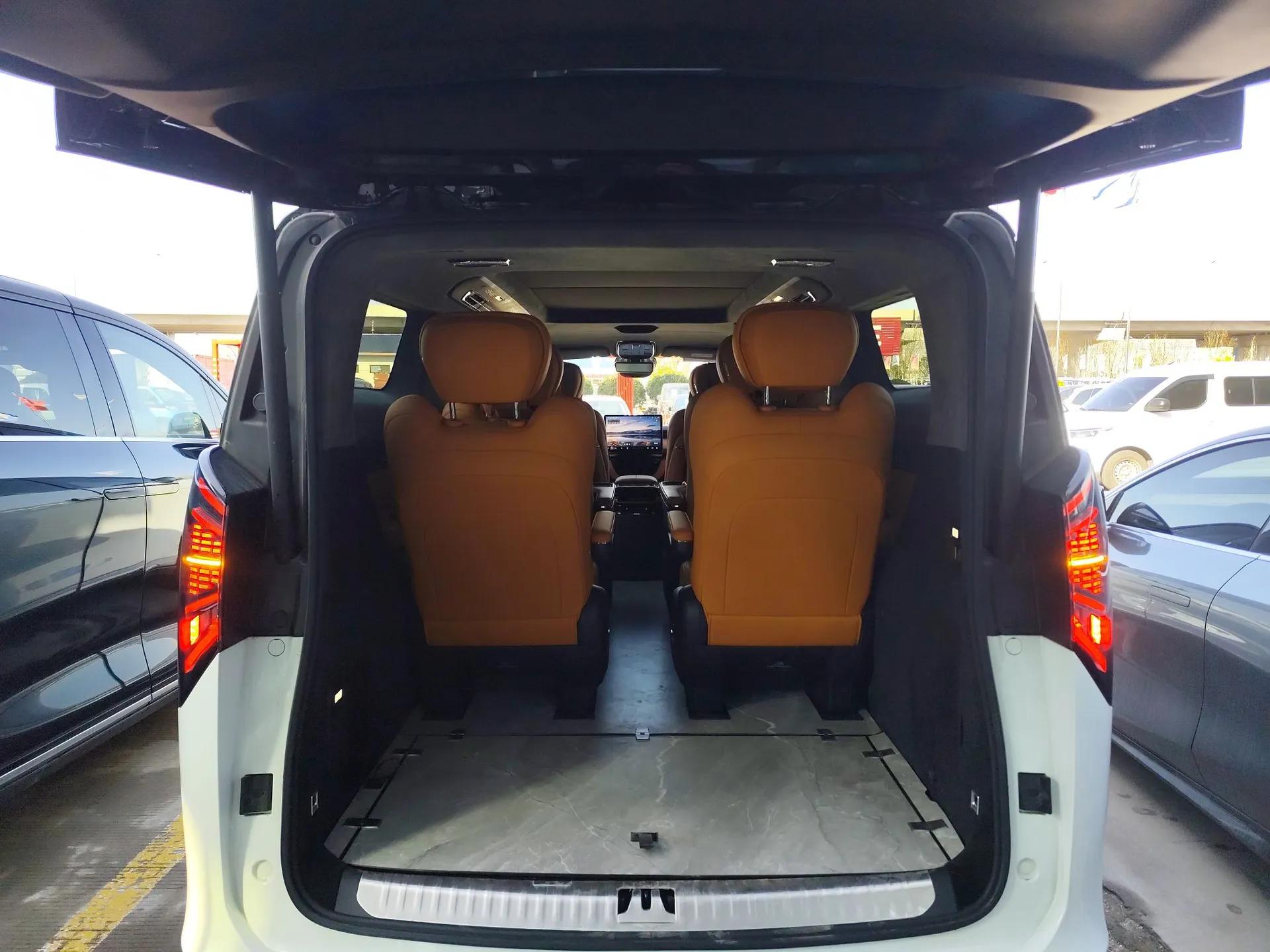 Geely Galaxy LEVC L380 2024 140-Degree 6-Seater All-Wheel-Drive Ultra — миниатюра 21