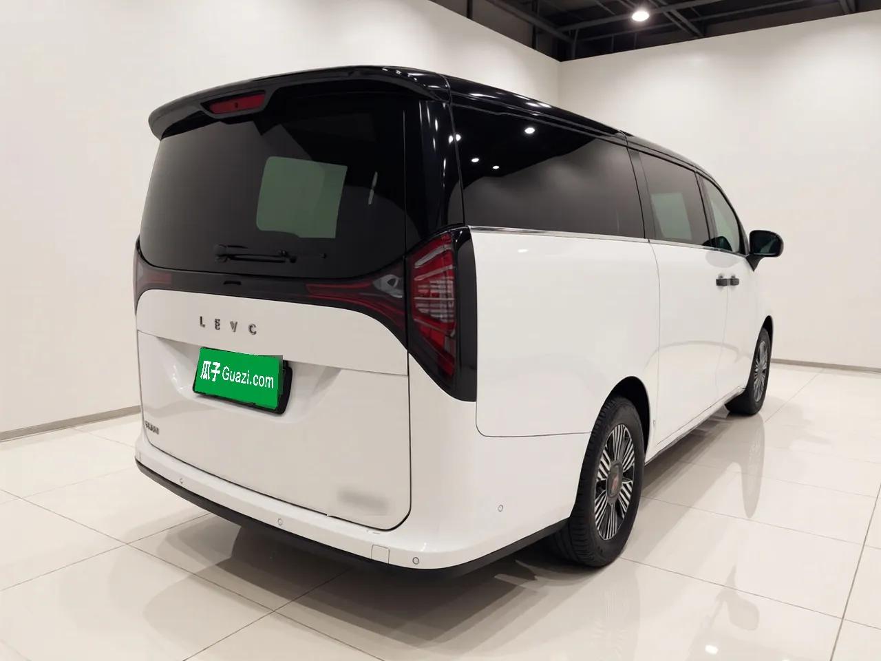 Geely Galaxy LEVC L380 2024 140-Degree 6-Seater All-Wheel-Drive Ultra — миниатюра 4