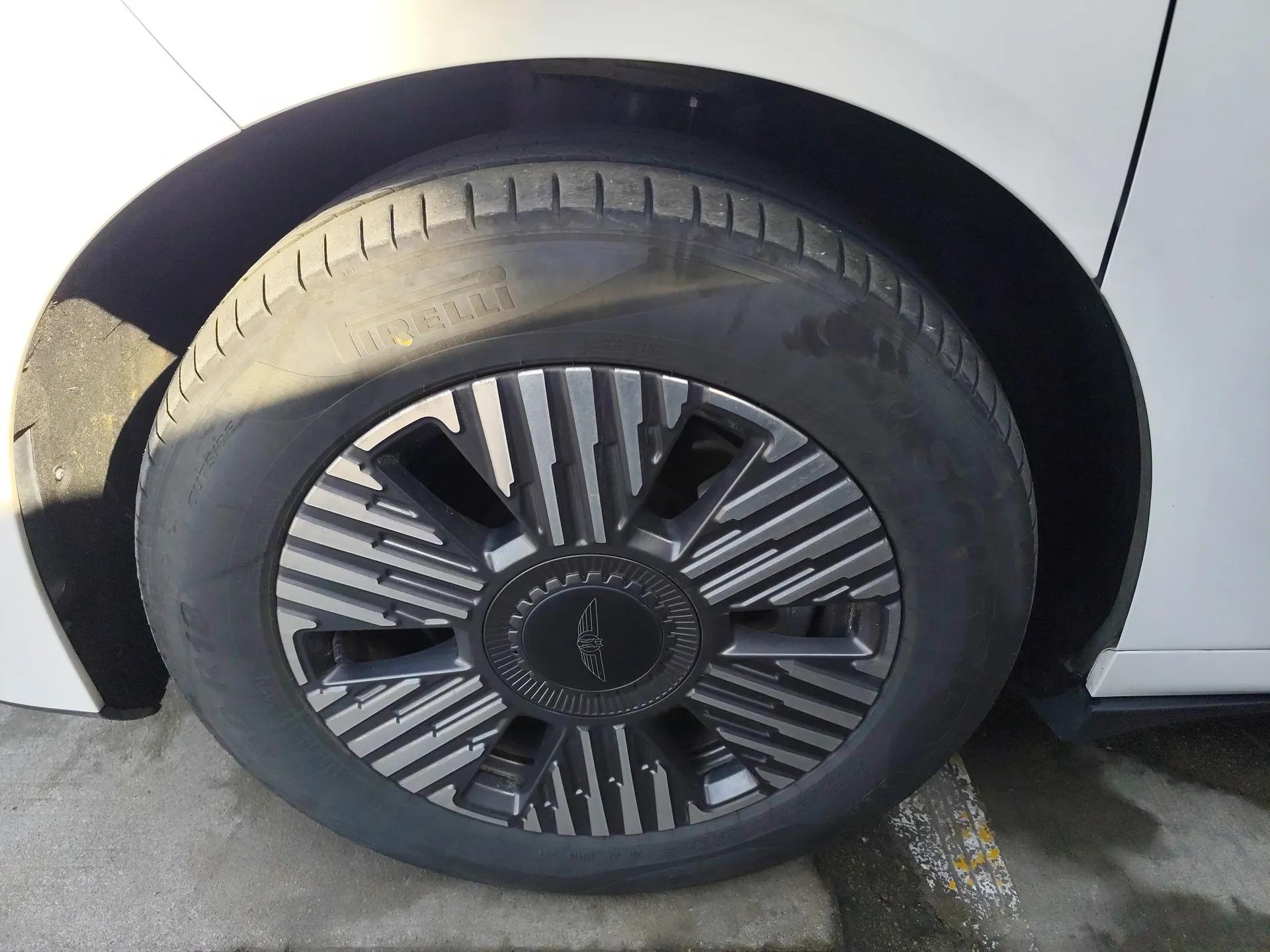 Geely Galaxy LEVC L380 2024 140-Degree 6-Seater All-Wheel-Drive Ultra — миниатюра 9