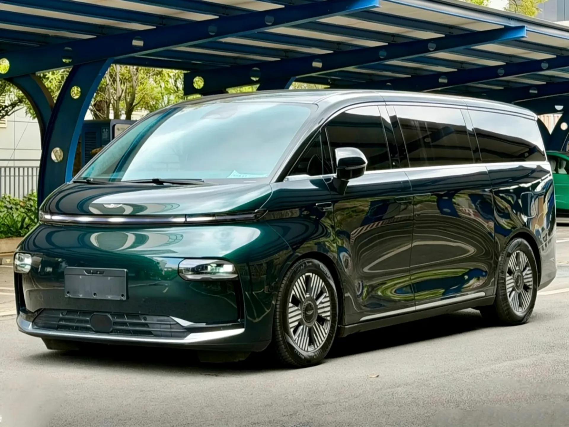 Geely Galaxy LEVC L380 2024 140-Degree 6-Seater All-Wheel-Drive Ultra — миниатюра 1