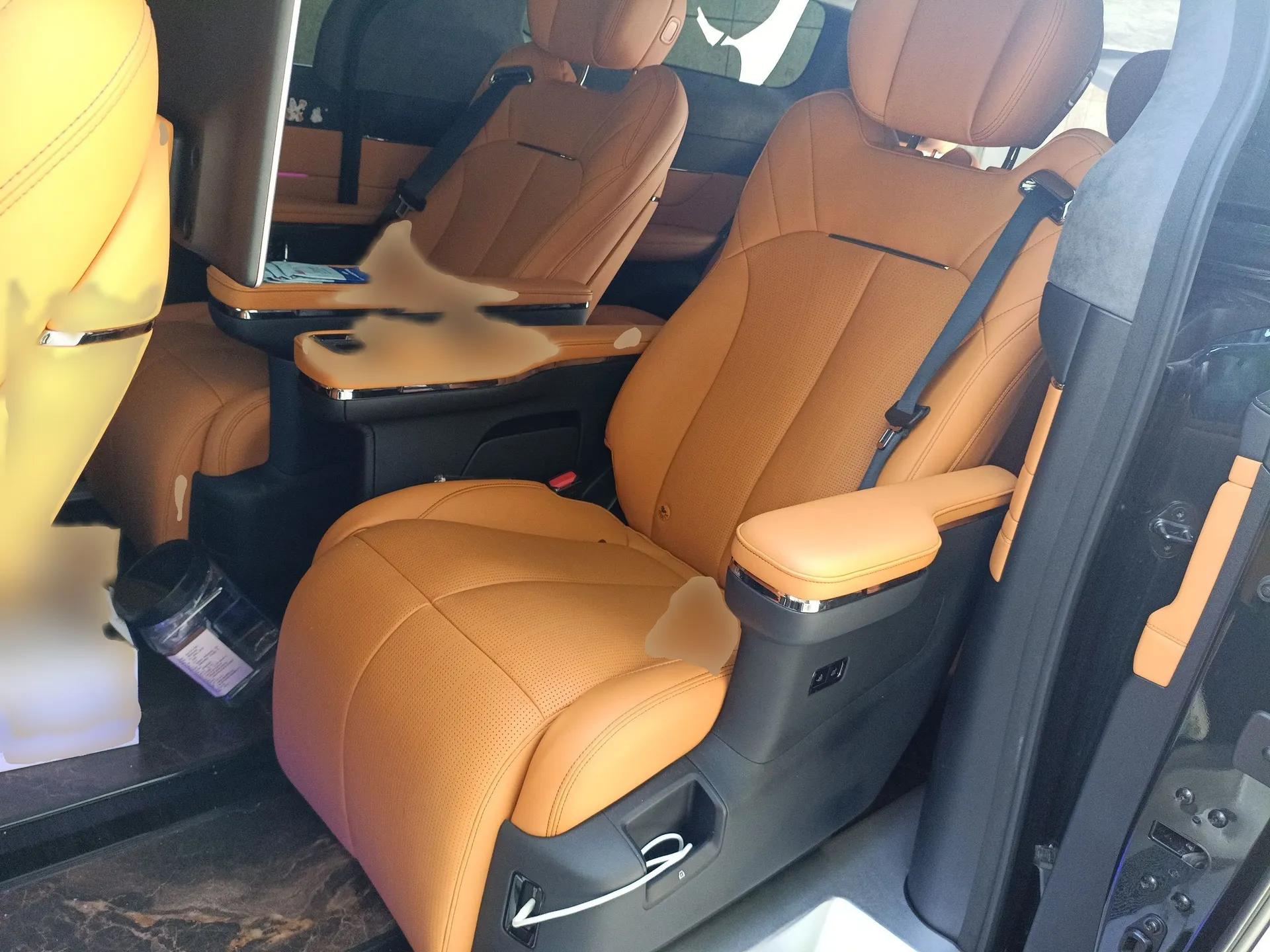 Geely Galaxy LEVC L380 2024 140-Degree 6-Seater All-Wheel-Drive Ultra — миниатюра 19