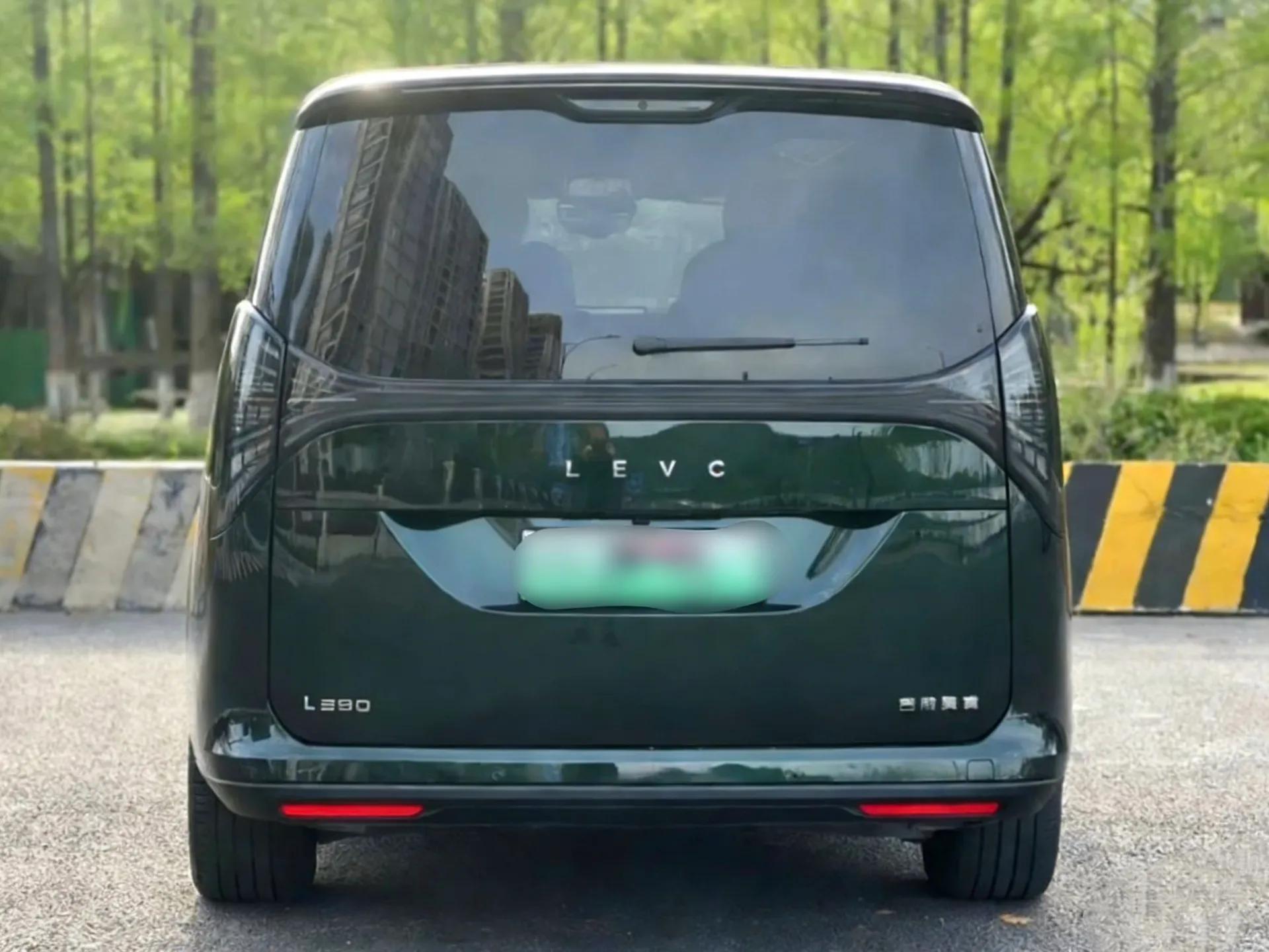 Geely Galaxy LEVC L380 2024 140-Degree 6-Seater All-Wheel-Drive Ultra — миниатюра 3