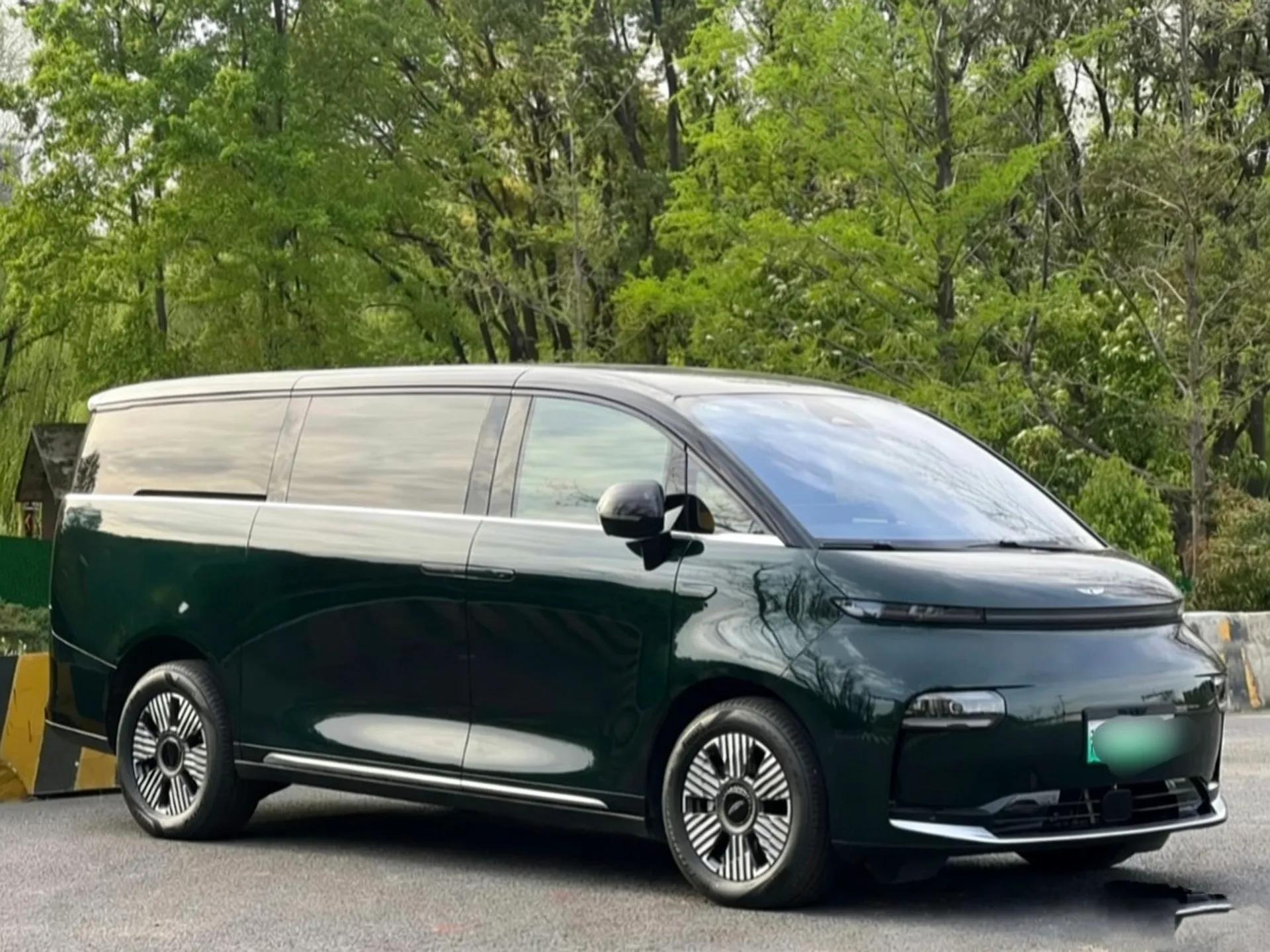 Geely Galaxy LEVC L380 2024 140-Degree 6-Seater All-Wheel-Drive Ultra — миниатюра 6