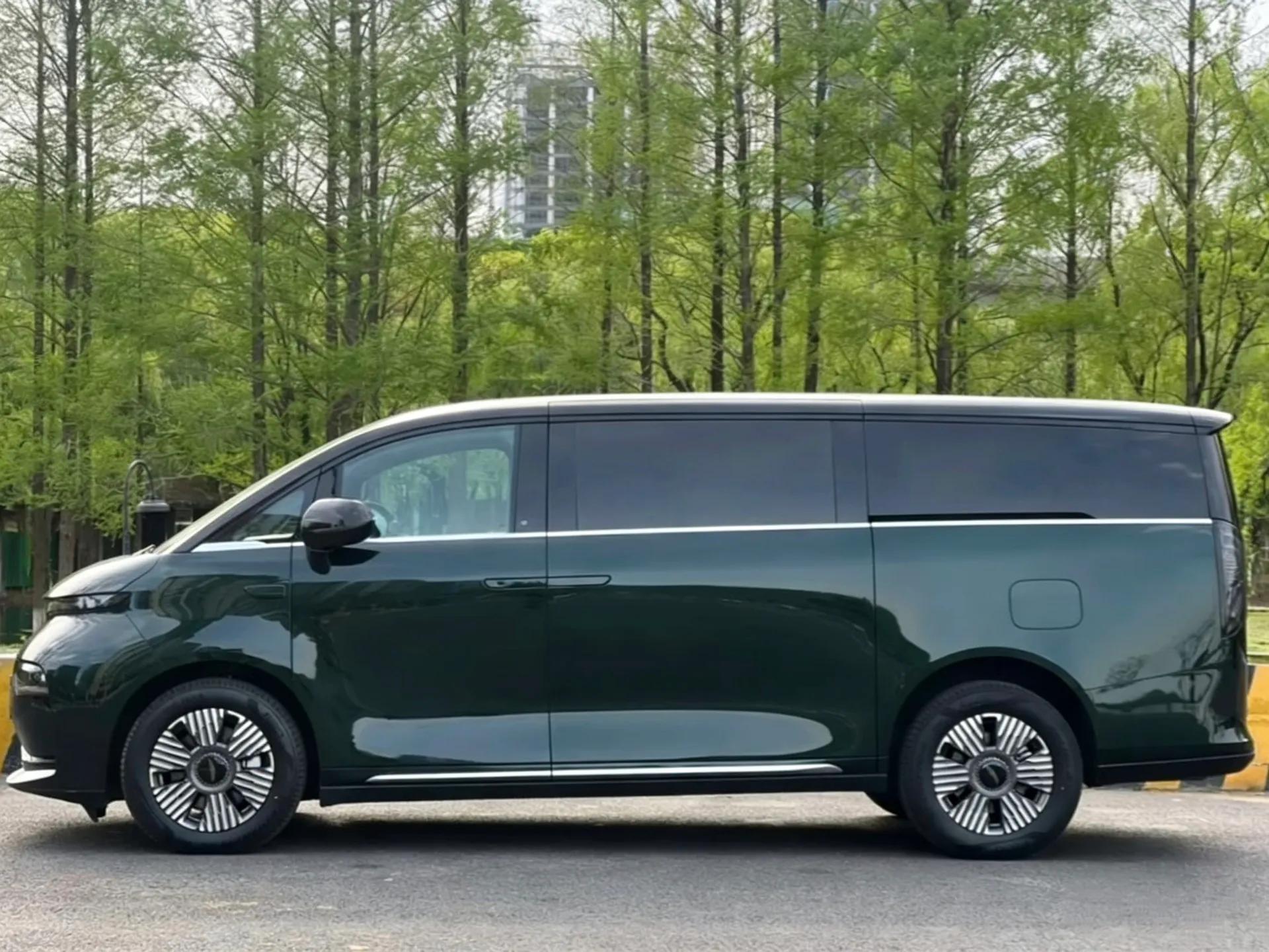 Geely Galaxy LEVC L380 2024 140-Degree 6-Seater All-Wheel-Drive Ultra — миниатюра 7