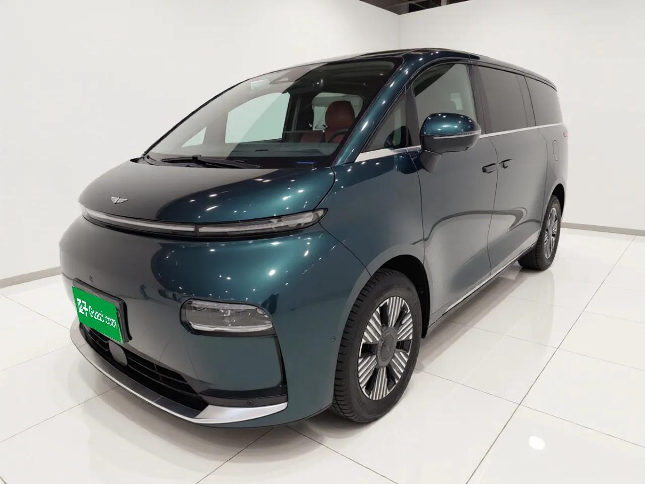 Geely Galaxy LEVC L380 2024 140-Degree 6-Seater All-Wheel-Drive Ultra — миниатюра 1