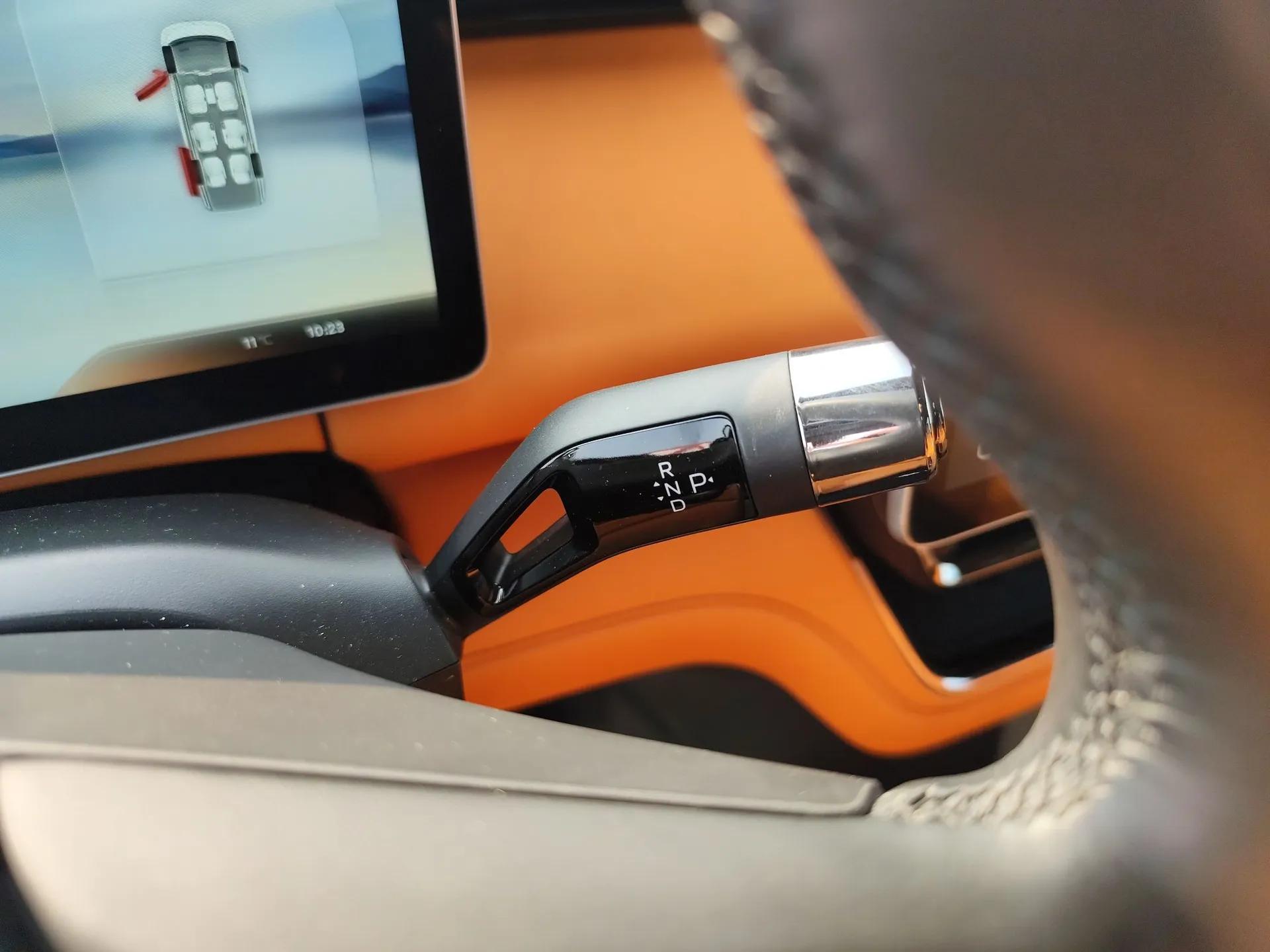 Geely Galaxy LEVC L380 2024 140-Degree 6-Seater All-Wheel-Drive Ultra — миниатюра 16