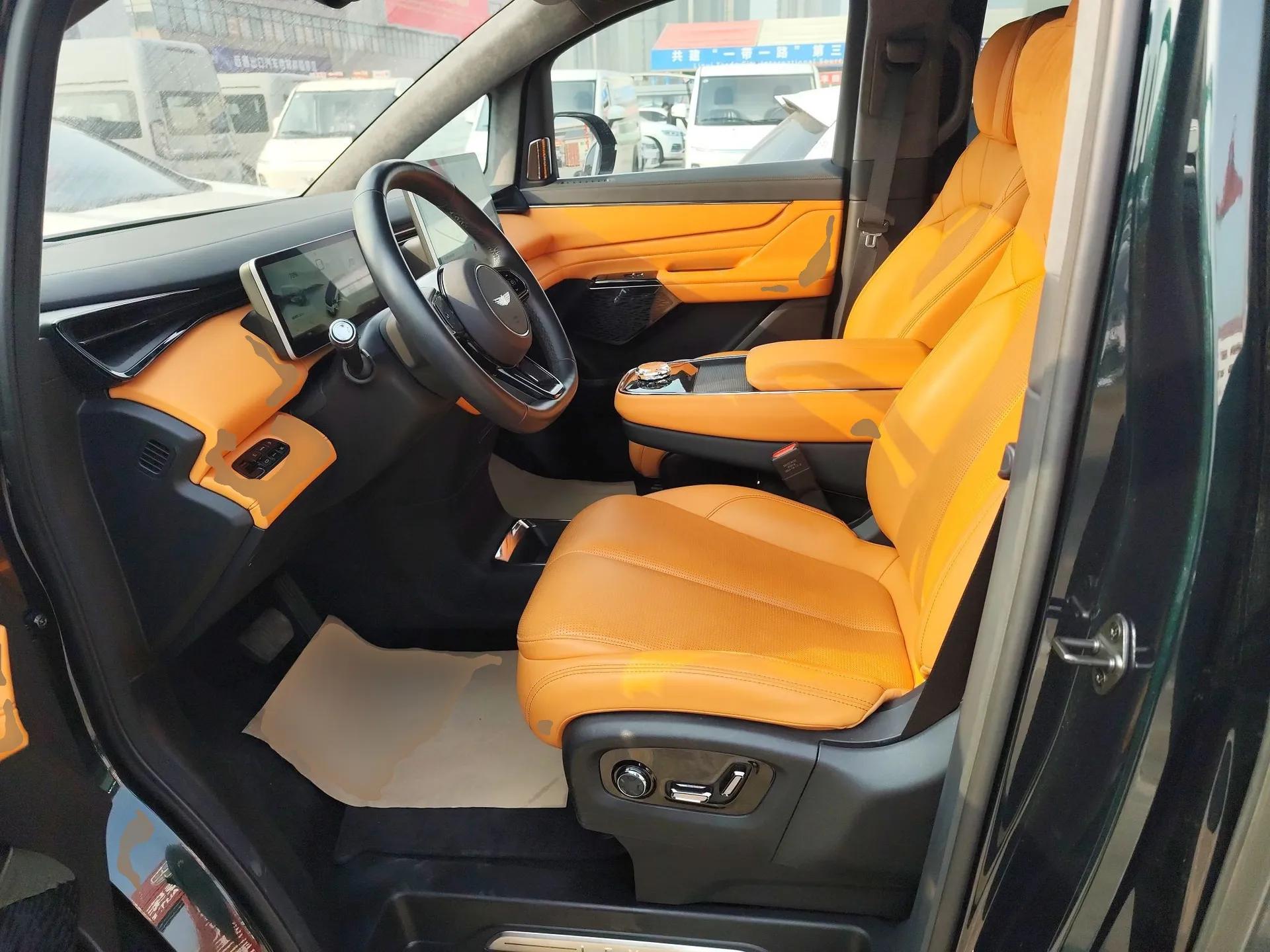 Geely Galaxy LEVC L380 2024 140-Degree 6-Seater All-Wheel-Drive Ultra — миниатюра 17