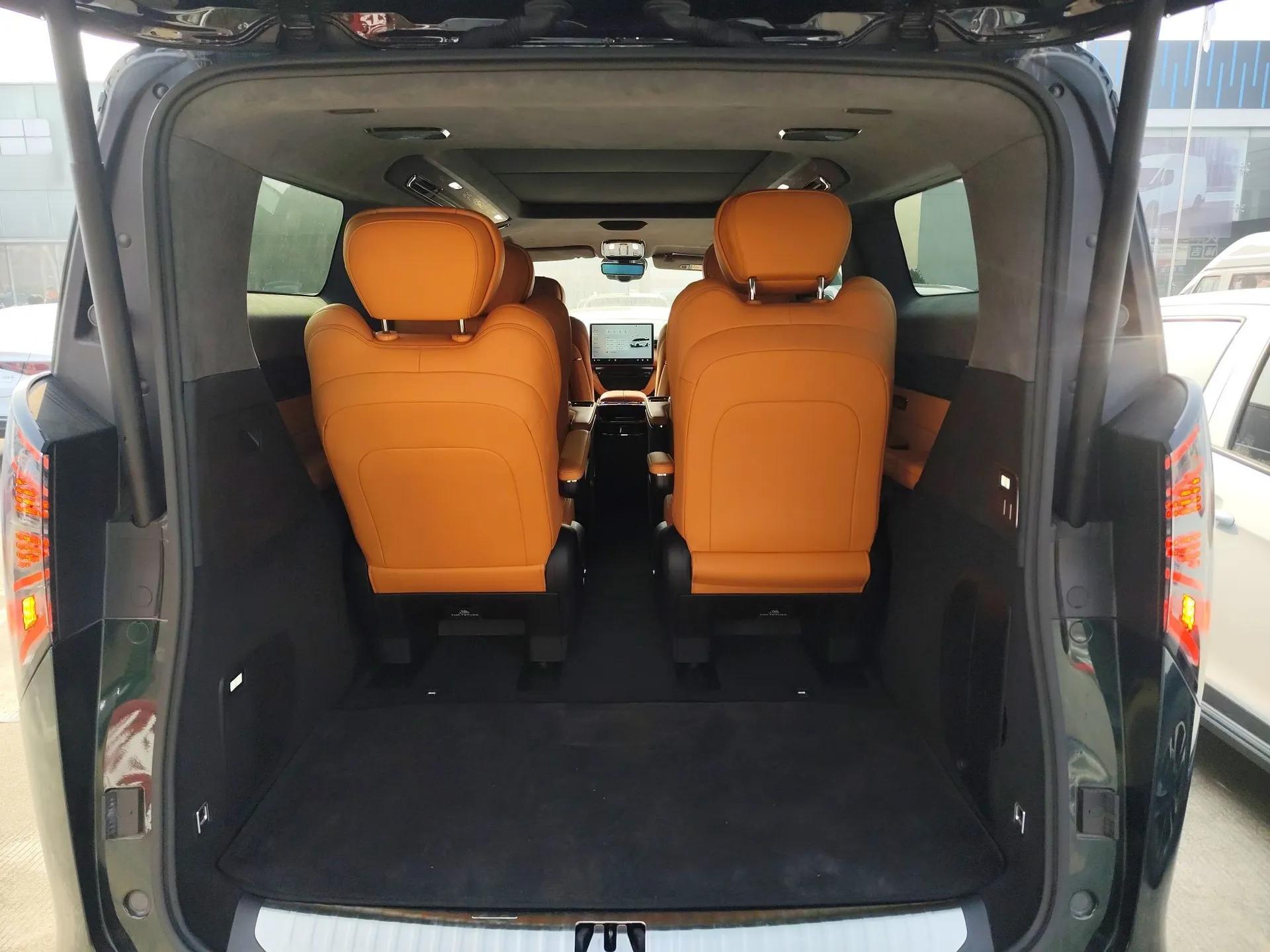 Geely Galaxy LEVC L380 2024 140-Degree 6-Seater All-Wheel-Drive Ultra — миниатюра 21