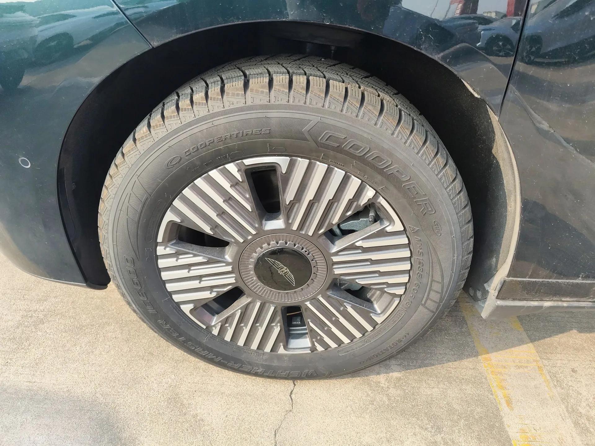 Geely Galaxy LEVC L380 2024 140-Degree 6-Seater All-Wheel-Drive Ultra — миниатюра 9