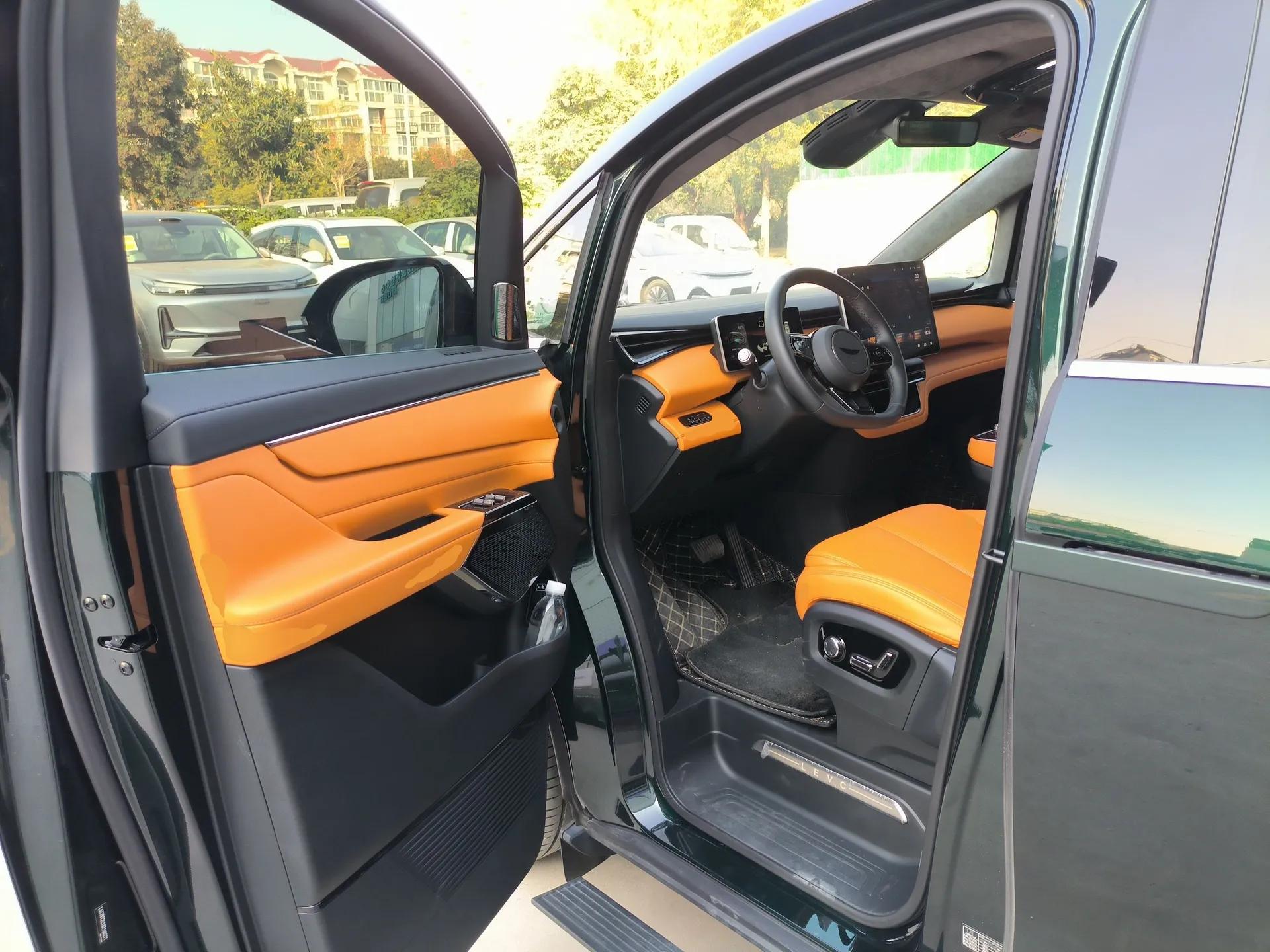 Geely Galaxy LEVC L380 2025 805 km Flagship Version All-Wheel Drive — миниатюра 21