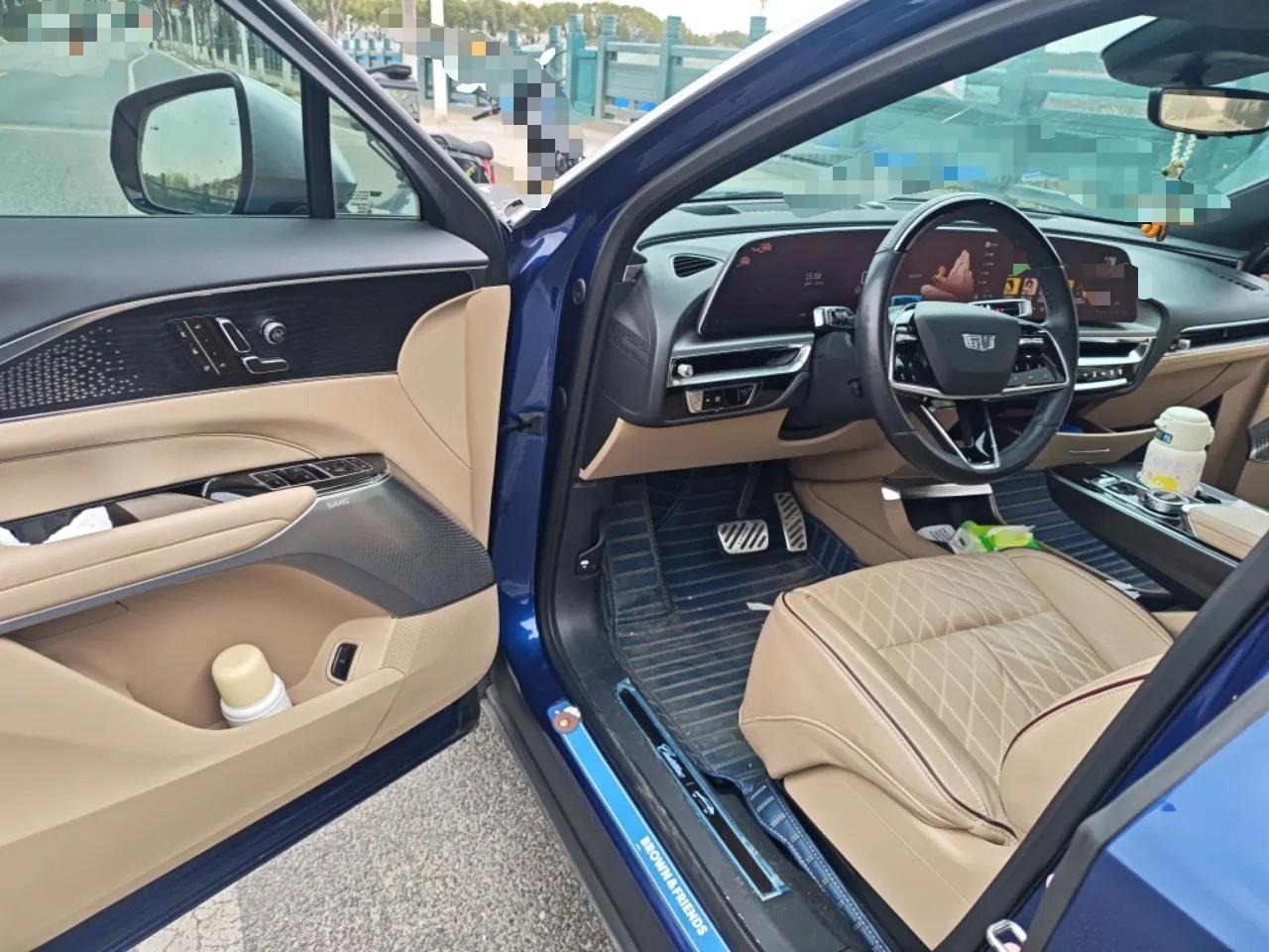 Cadillac LYRIQ 2022 Four-Wheel-Drive High-Performance Deluxe Edition — миниатюра 17