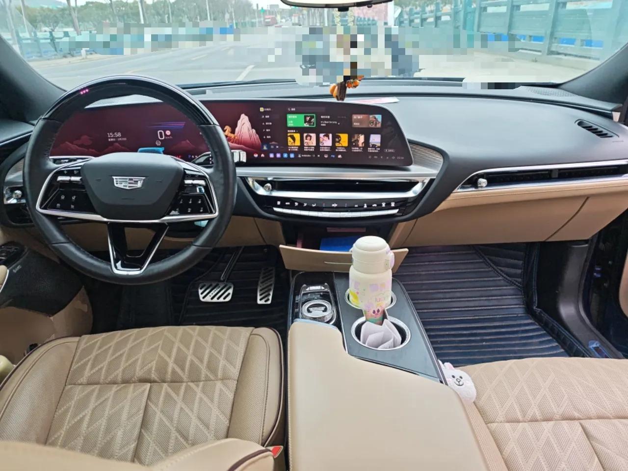 Cadillac LYRIQ 2022 Four-Wheel-Drive High-Performance Deluxe Edition — миниатюра 10