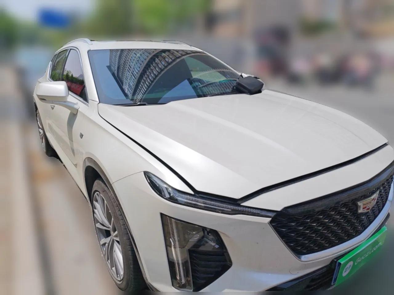 Cadillac GT4 2023 25T Luxury Model — миниатюра 3
