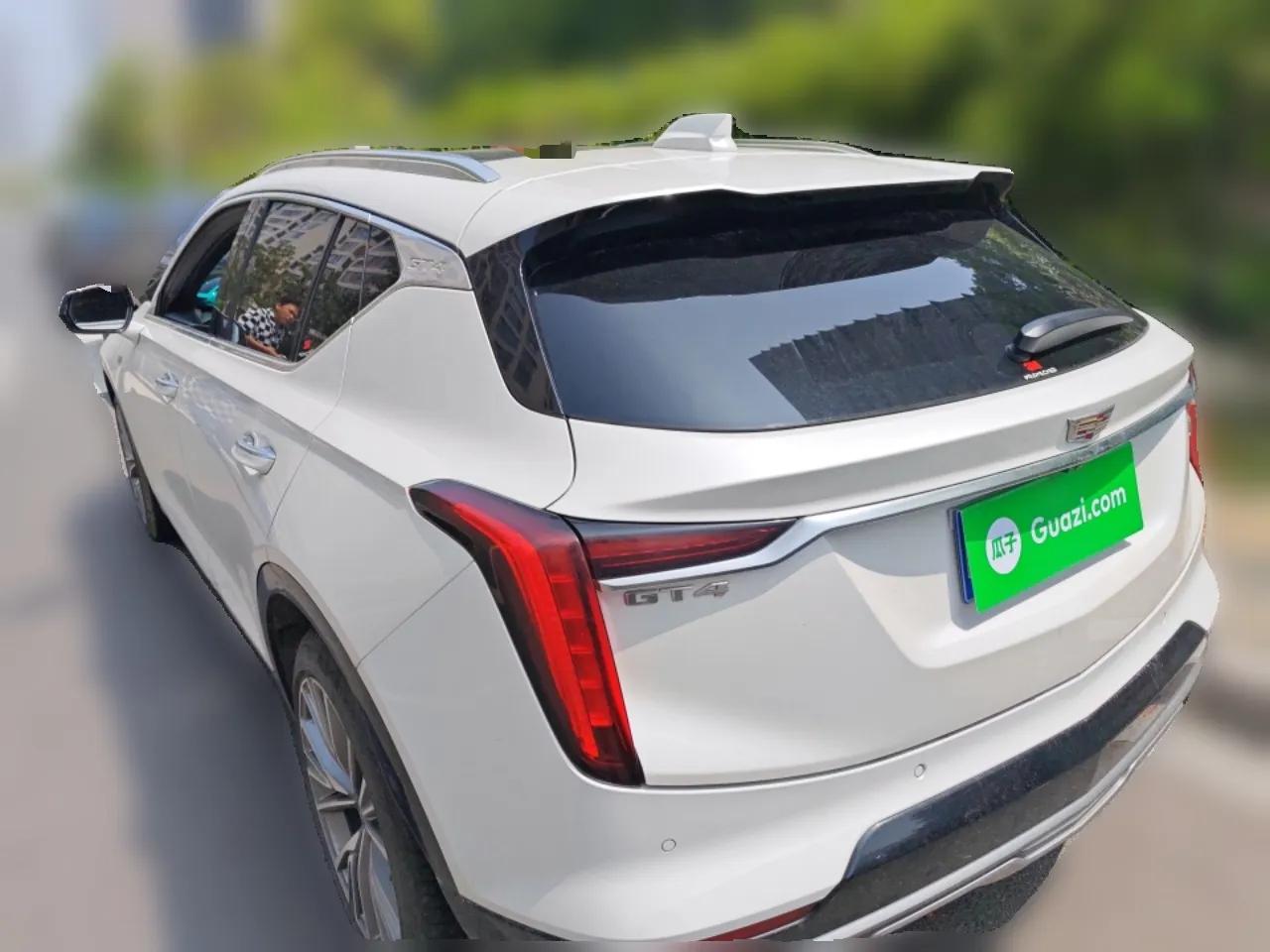 Cadillac GT4 2023 25T Luxury Model — миниатюра 4