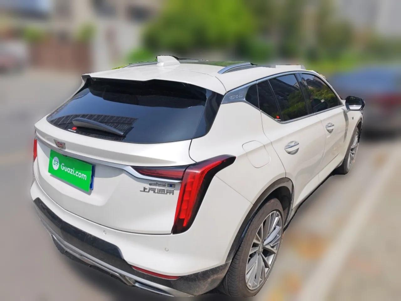 Cadillac GT4 2023 25T Luxury Model — миниатюра 6