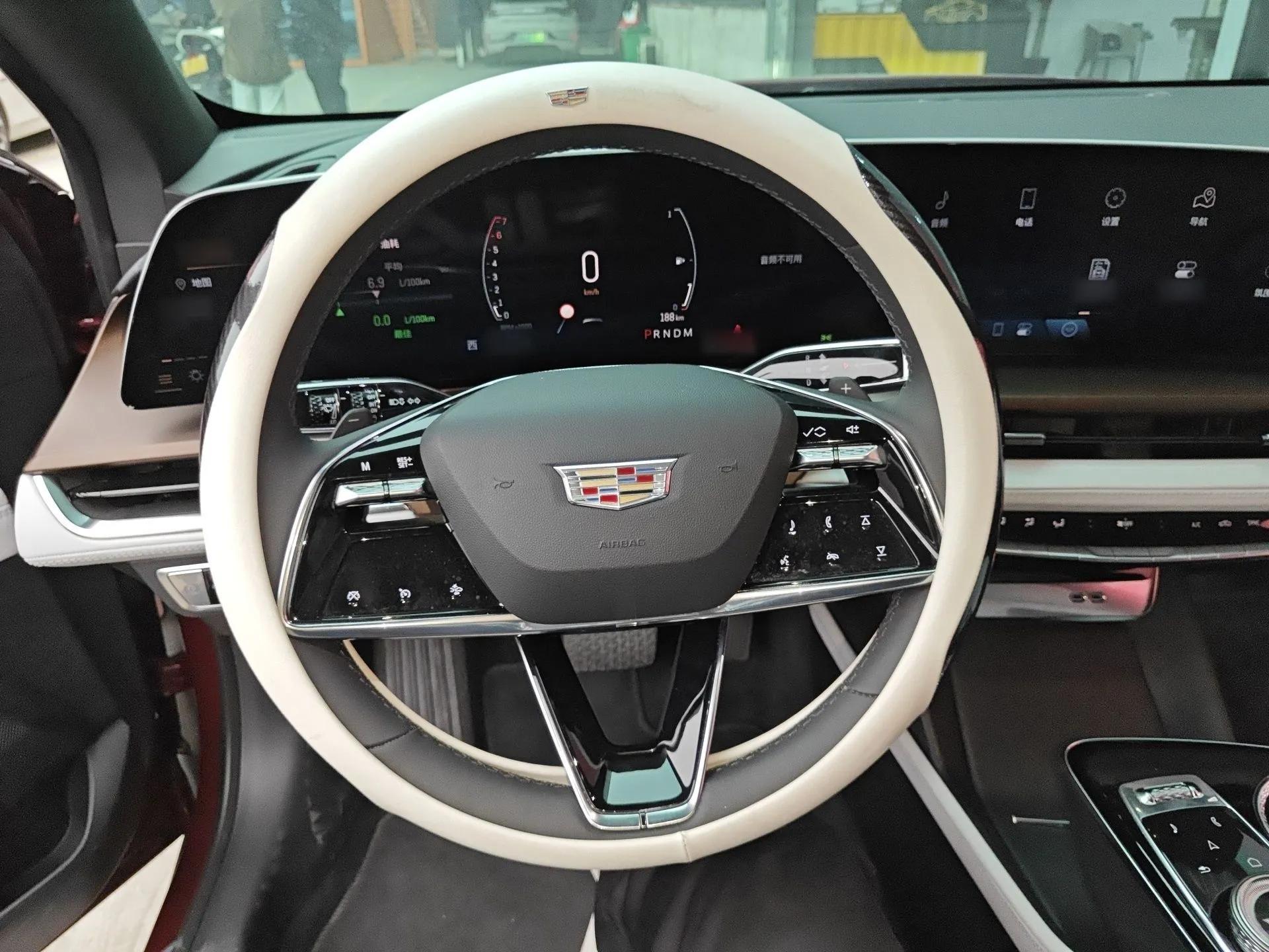 Cadillac GT4 2023 25T Fashion Edition — миниатюра 14