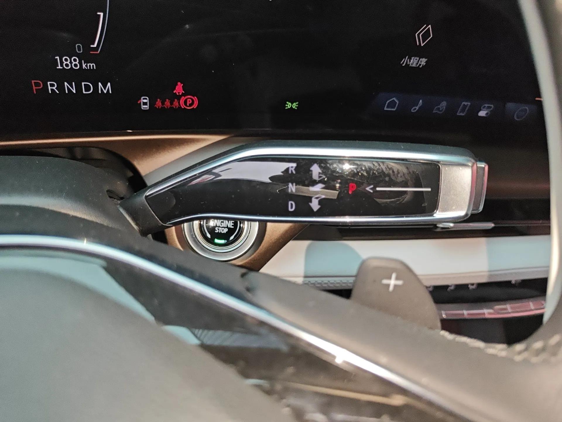 Cadillac GT4 2023 25T Fashion Edition — миниатюра 17