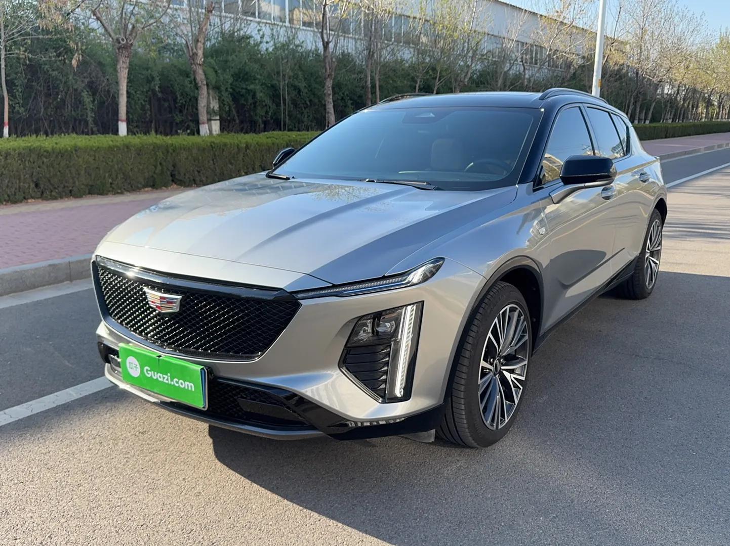 Cadillac GT4 2023 25T Luxury Model — миниатюра 1