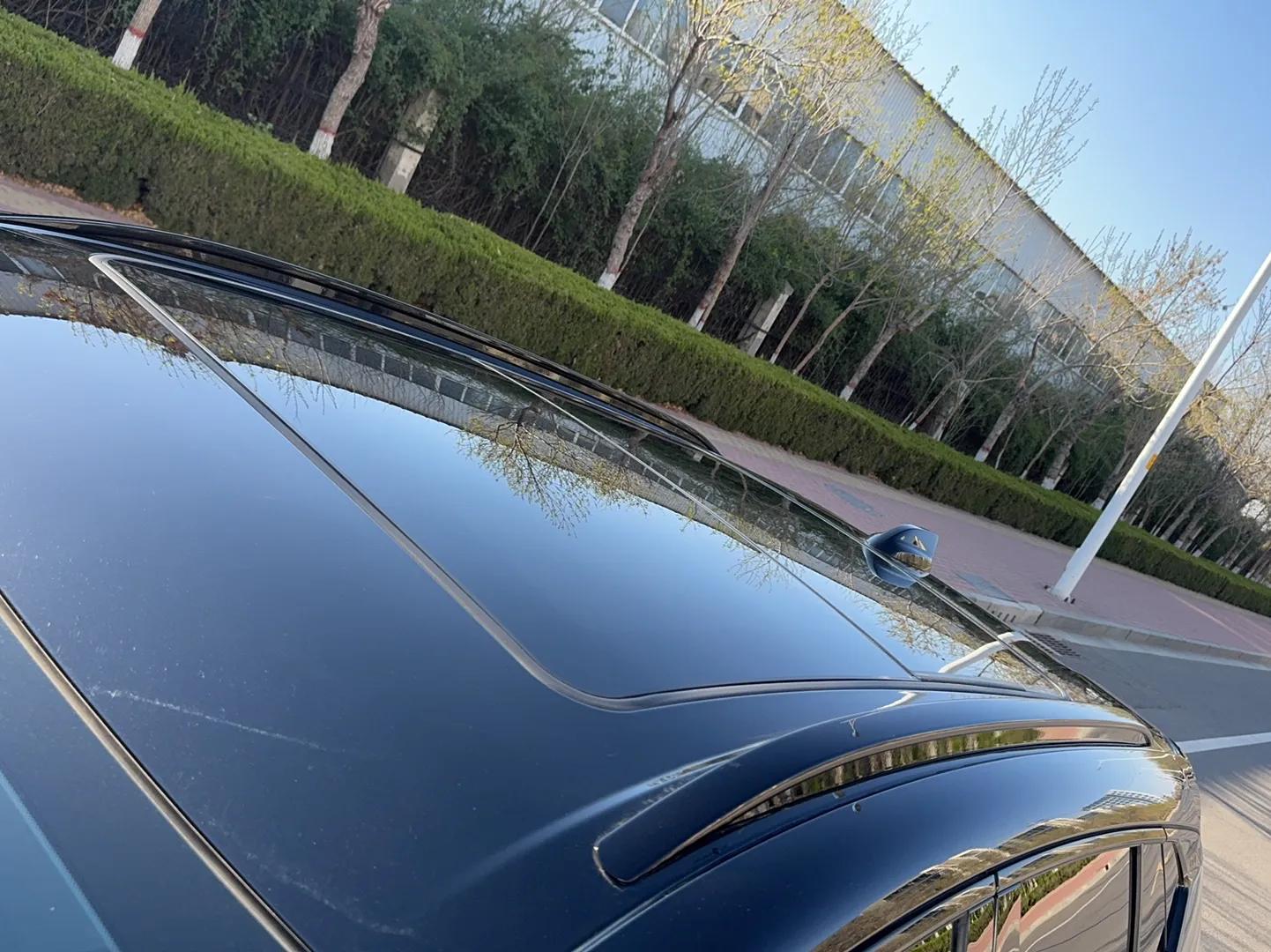 Cadillac GT4 2023 25T Luxury Model — миниатюра 11