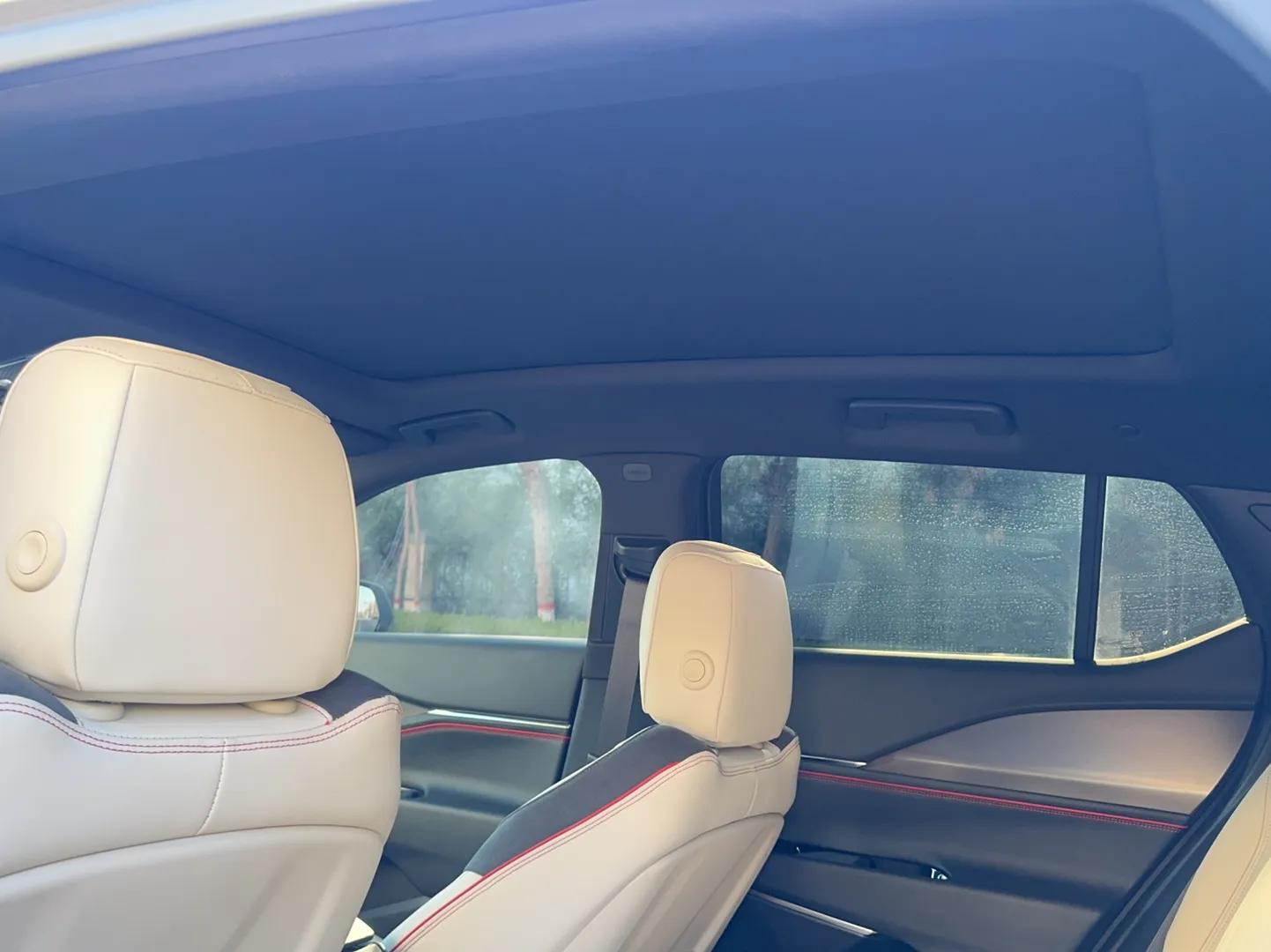 Cadillac GT4 2023 25T Luxury Model — миниатюра 20