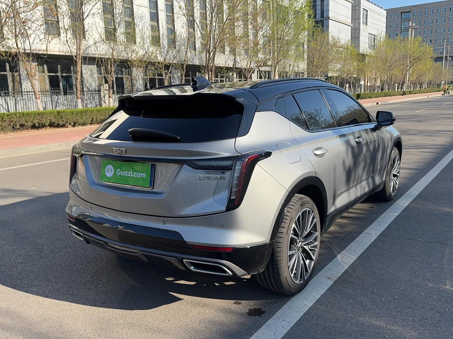 Cadillac GT4 2023 25T Luxury Model — миниатюра 6