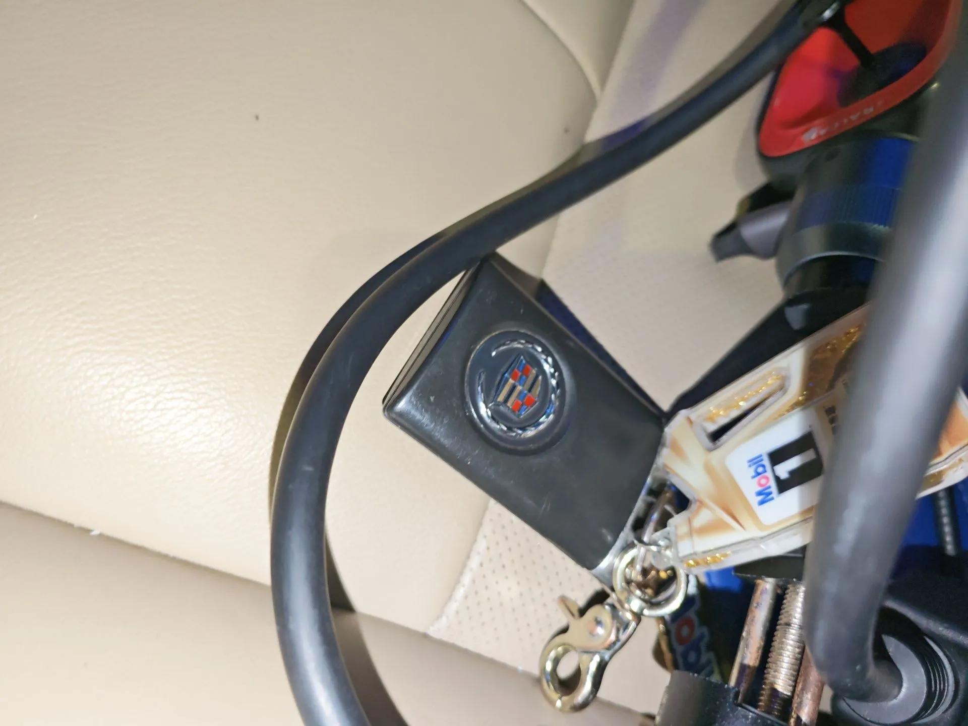 Cadillac SLS Seville 2011 2.0T Luxury Edition — миниатюра 9