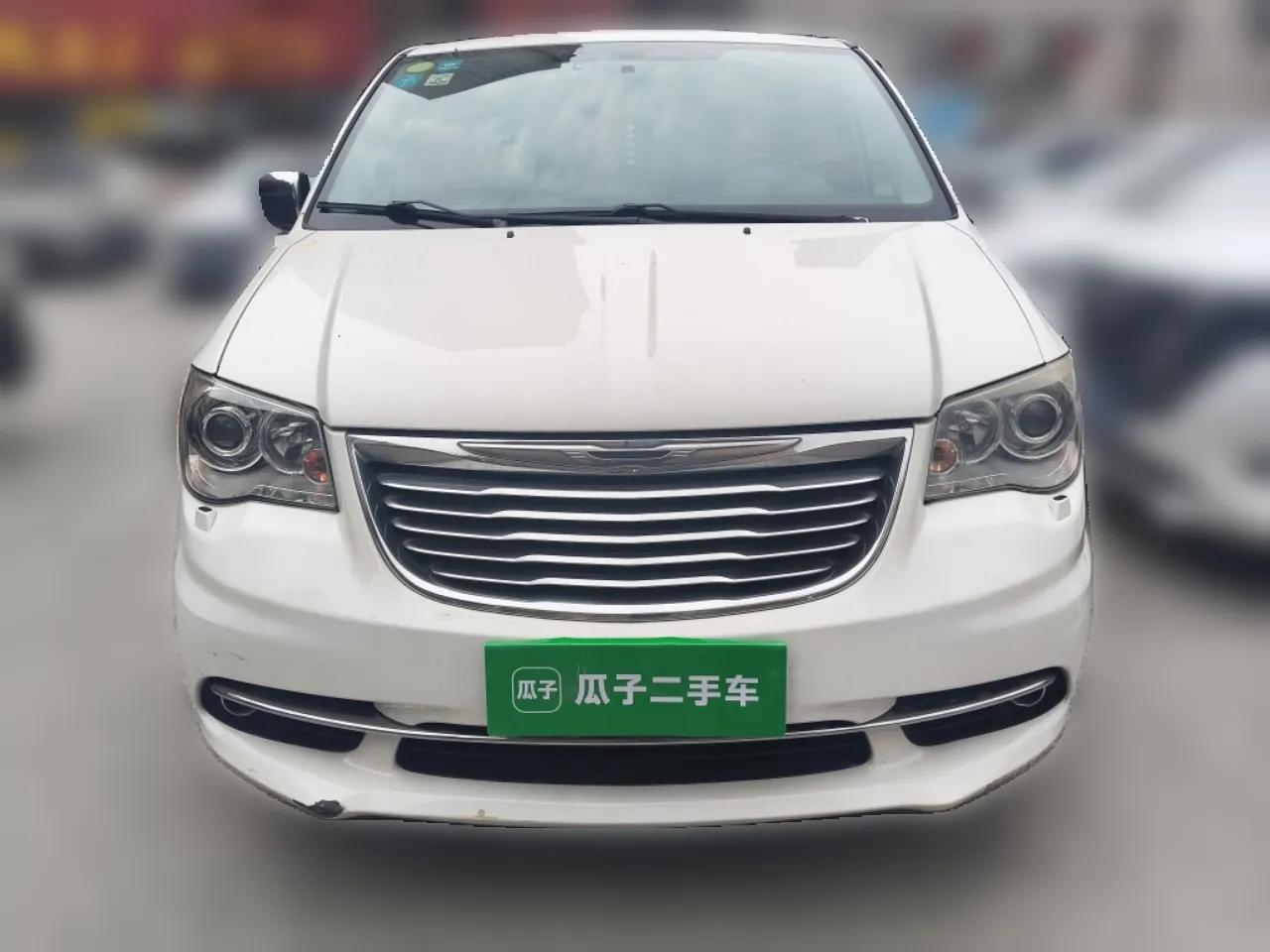 Chrysler Grand Voyager 2013 3.6L Luxury Edition — миниатюра 2