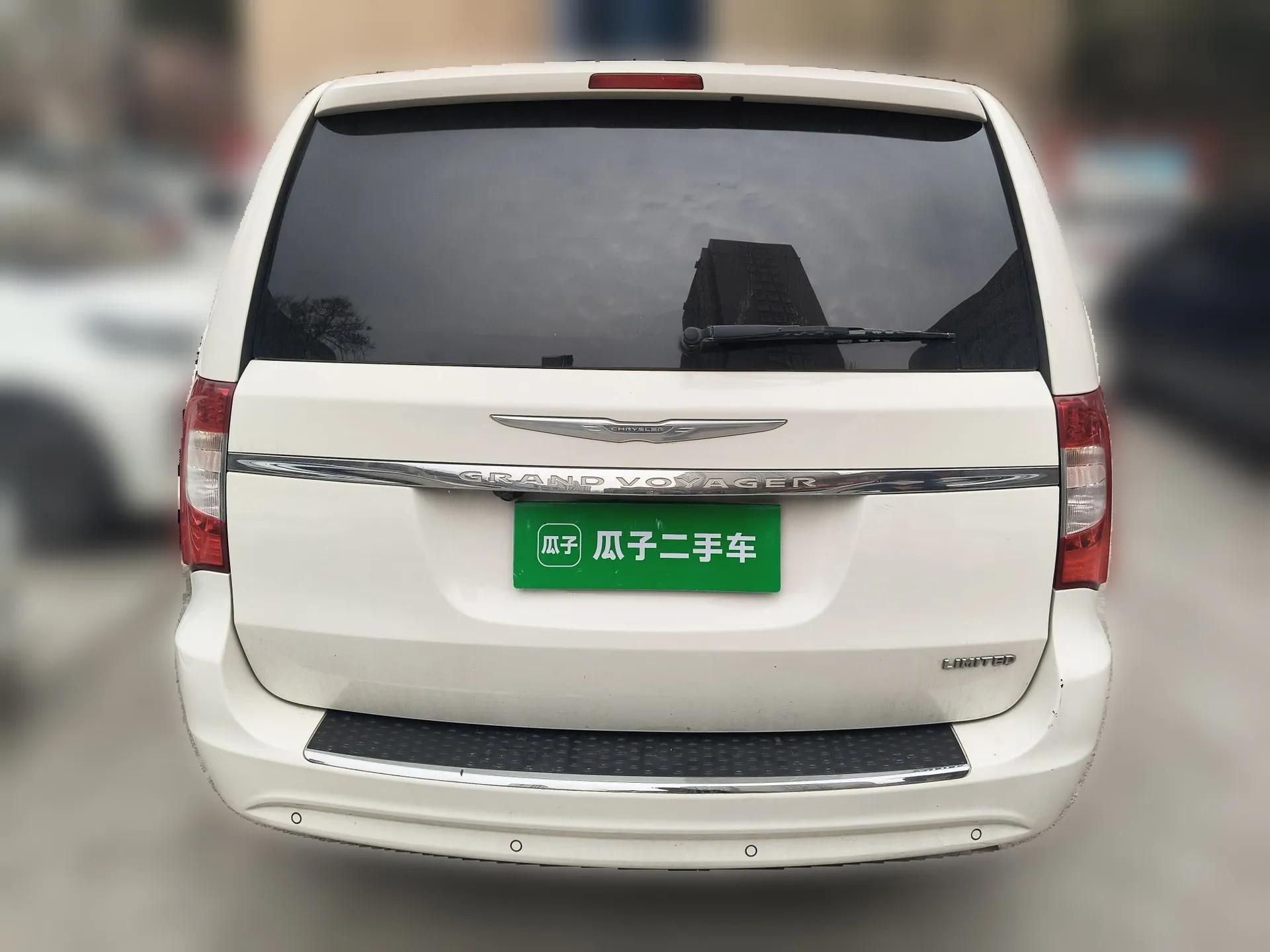 Chrysler Grand Voyager 2013 3.6L Luxury Edition — миниатюра 5