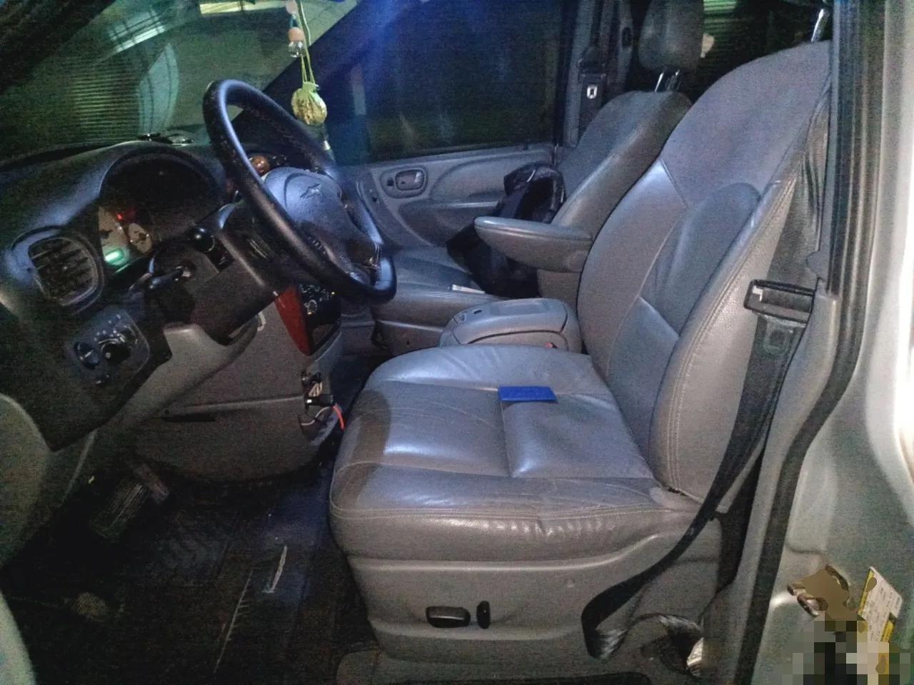 Chrysler Grand Voyager  — миниатюра 16