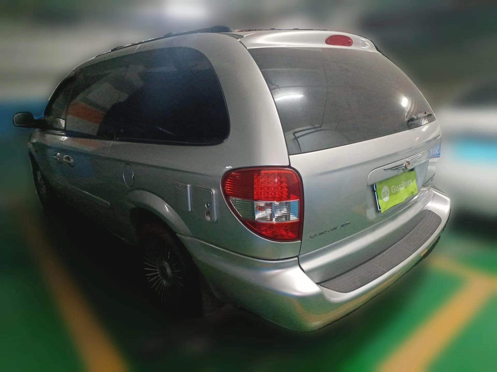 Chrysler Grand Voyager  — миниатюра 4