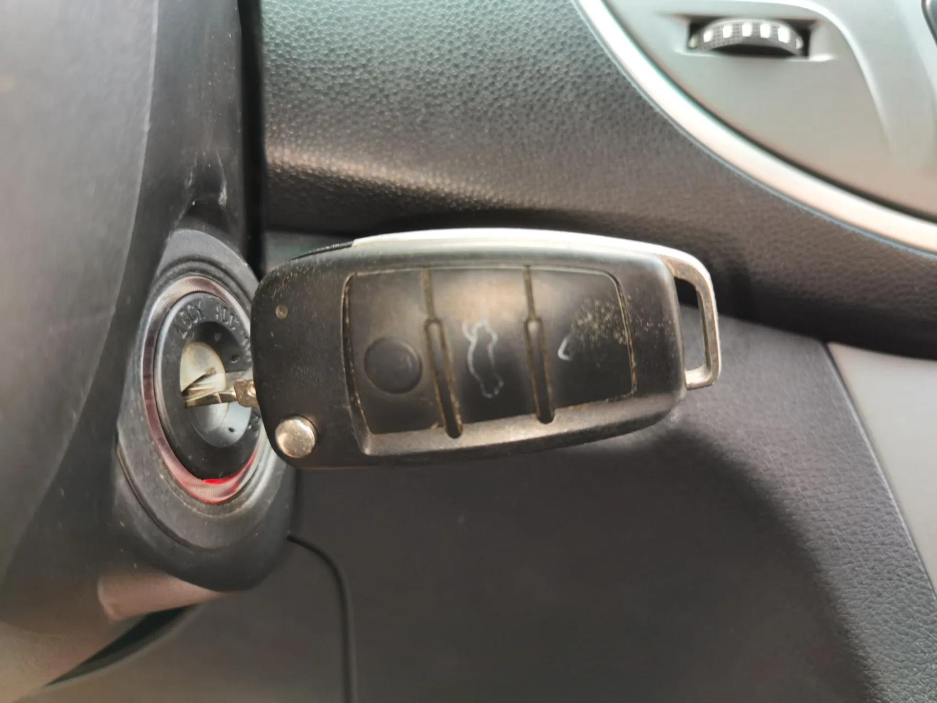 Cowin C3 2015 1.5L Manual Gold Diamond Edition — миниатюра 22