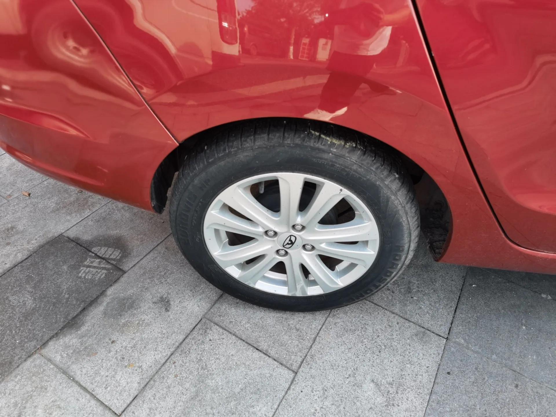 Cowin C3 2015 1.5L Manual Gold Diamond Edition — миниатюра 10