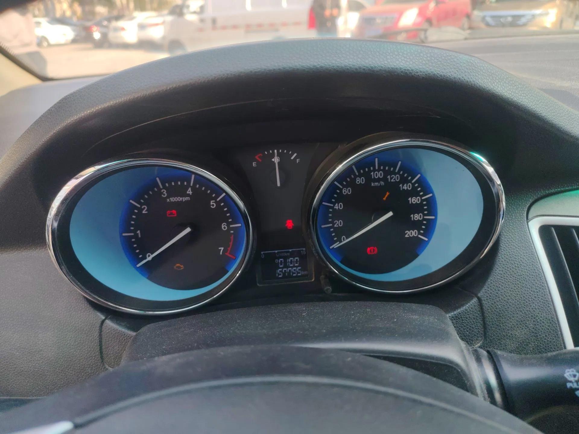 Cowin C3 2015 1.5L Manual Gold Diamond Edition — миниатюра 12