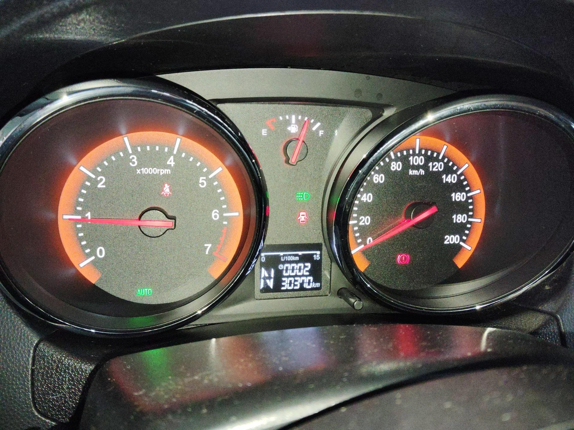 Cowin C3R 2015 1.5L AMT Gold Diamond Edition — миниатюра 15