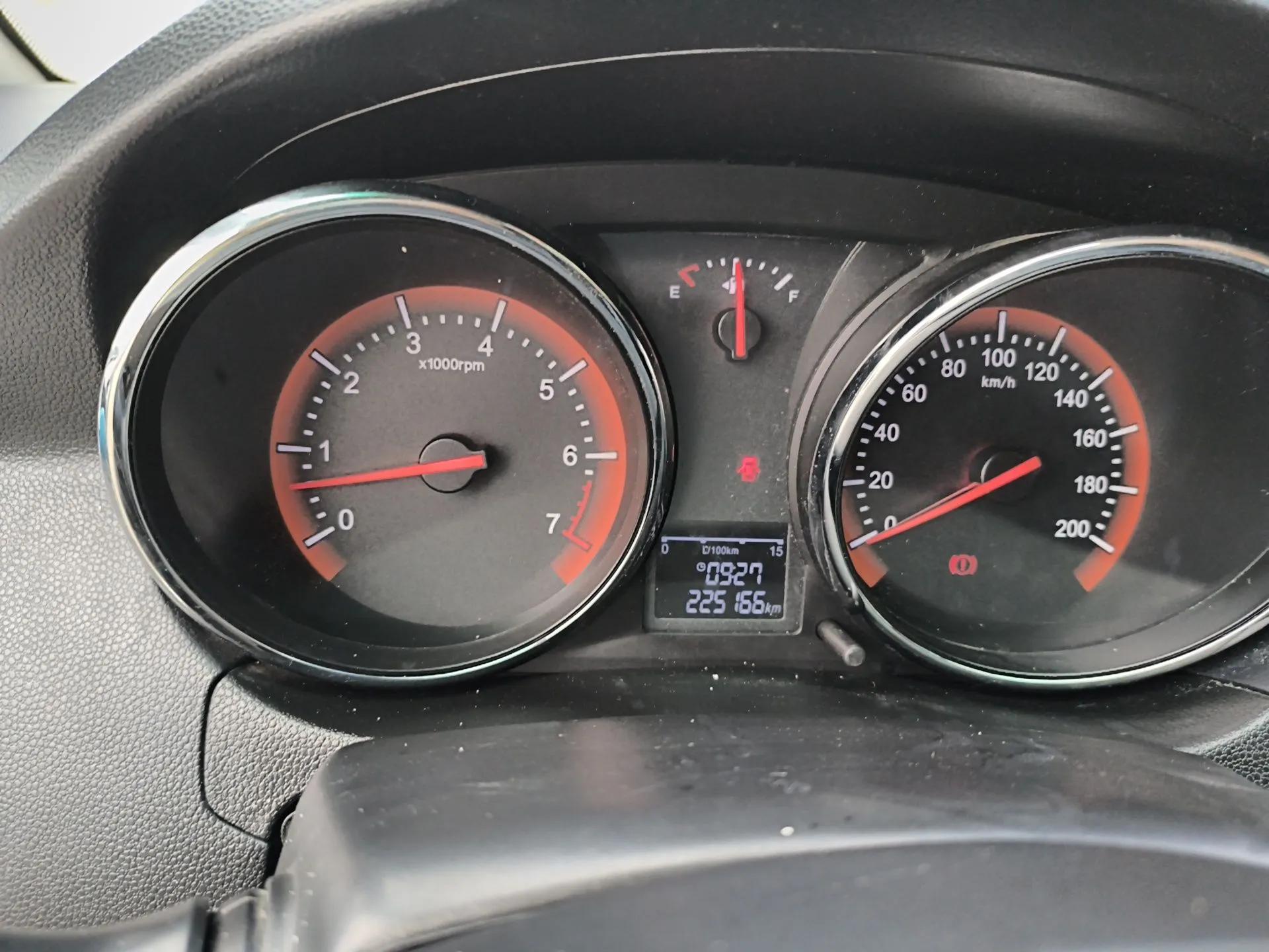 Cowin C3R 2015 1.5L Manual Yellow Diamond Edition — миниатюра 12