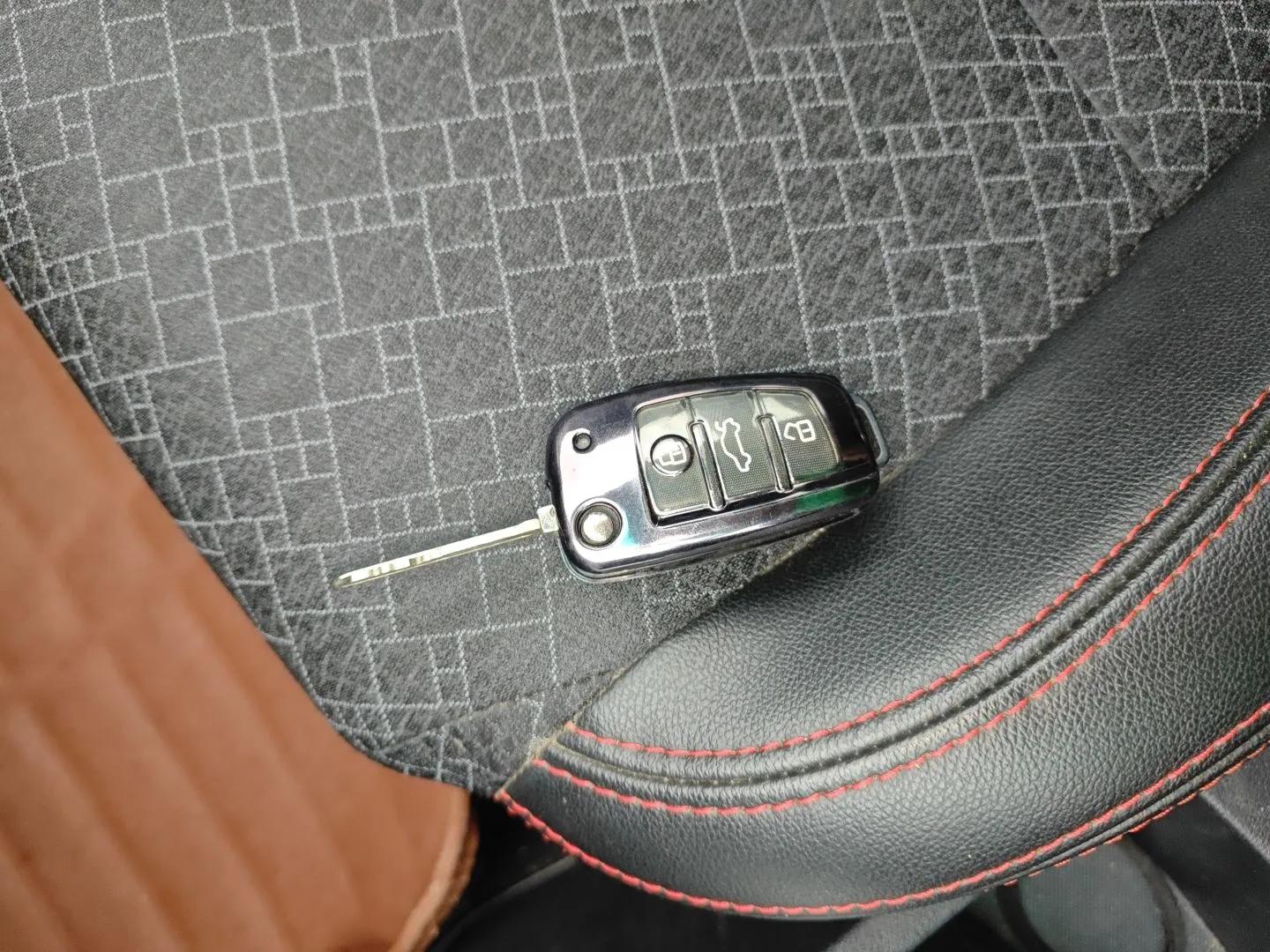 Cowin C3R 2015 1.5L AMT Gold Diamond Edition — миниатюра 12