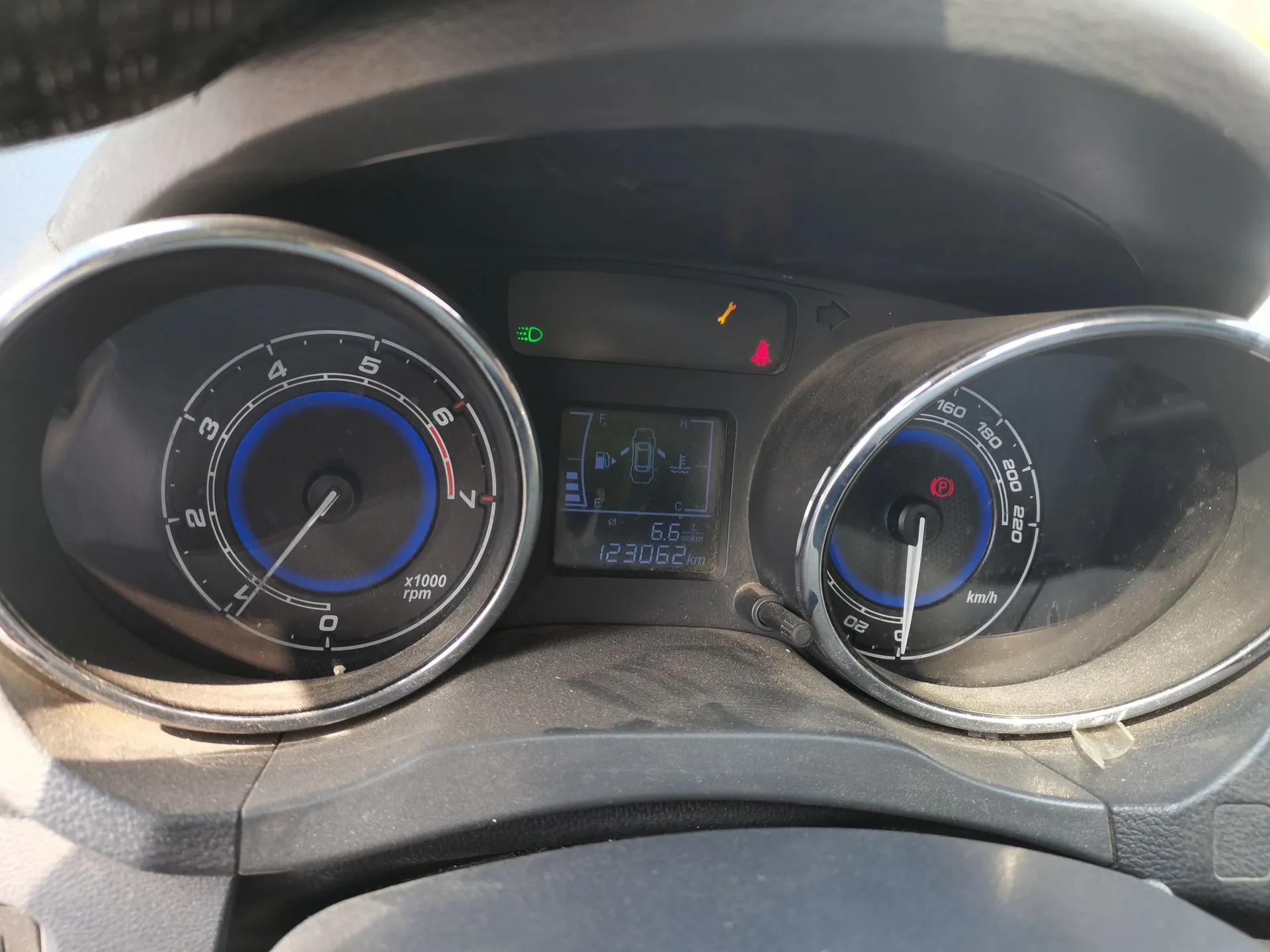 Cowin E3 2018 1.5L Manual Luxury Model — миниатюра 12