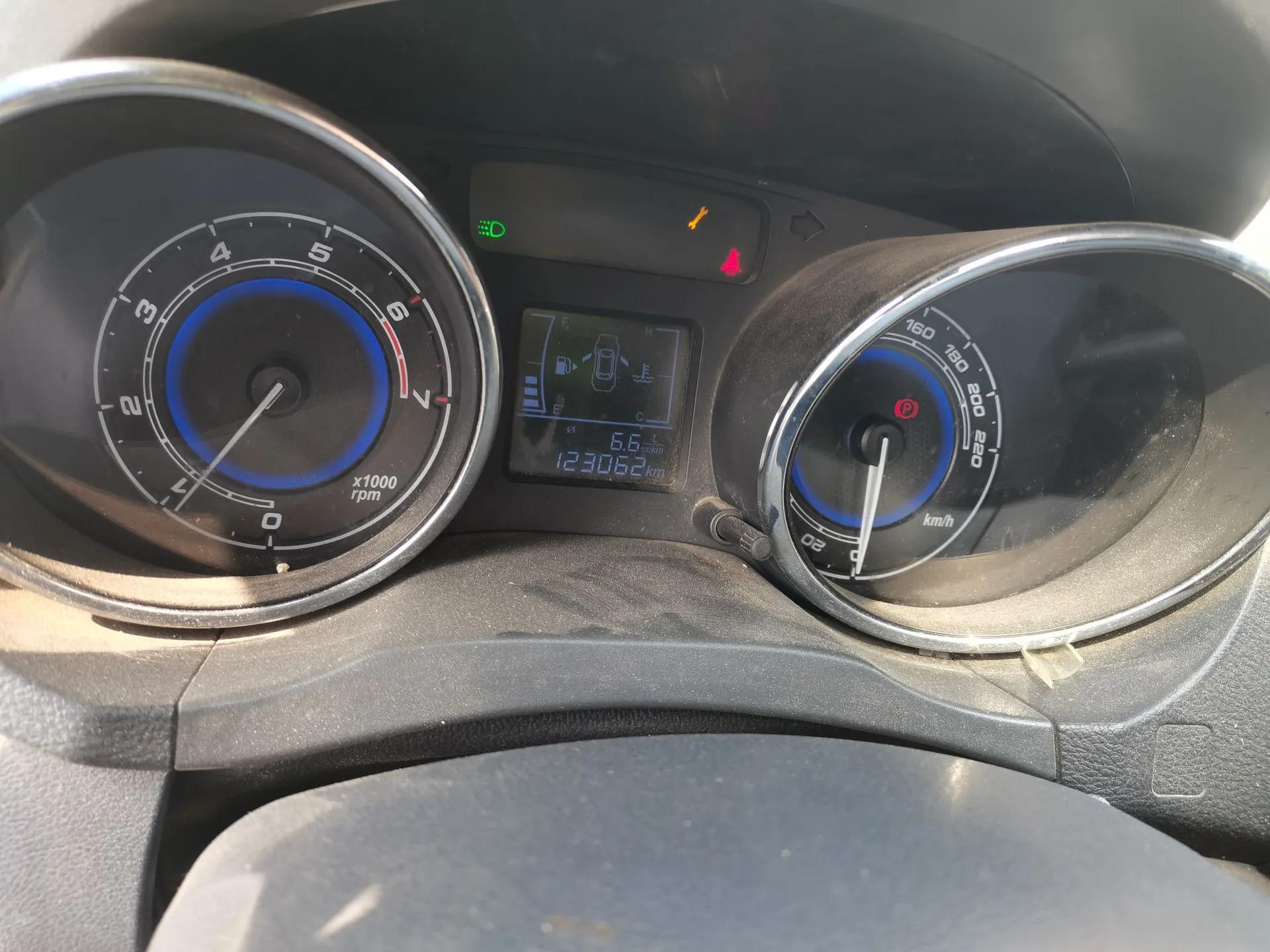 Cowin E3 2018 1.5L Manual Luxury Model — миниатюра 13