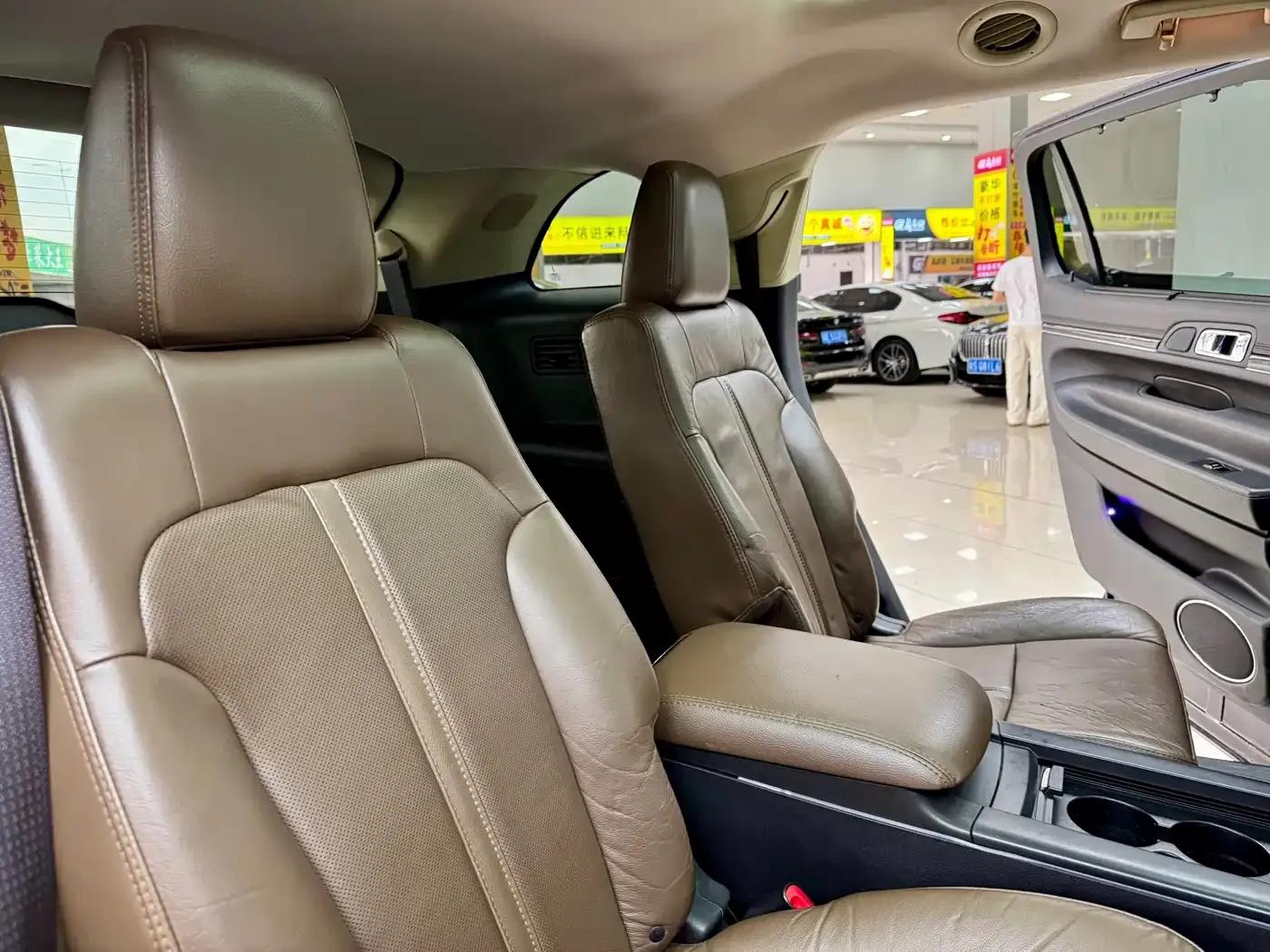 2010 Lincoln MKT 3.5T EcoBoost AWD — миниатюра 11