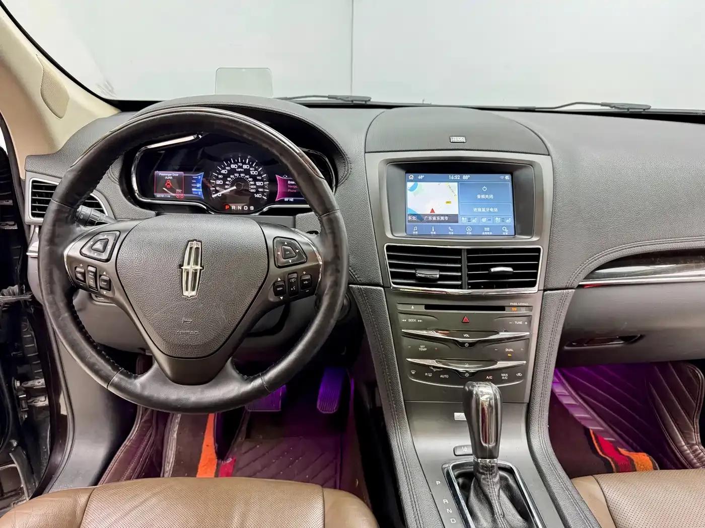 2010 Lincoln MKT 3.5T EcoBoost AWD — миниатюра 17